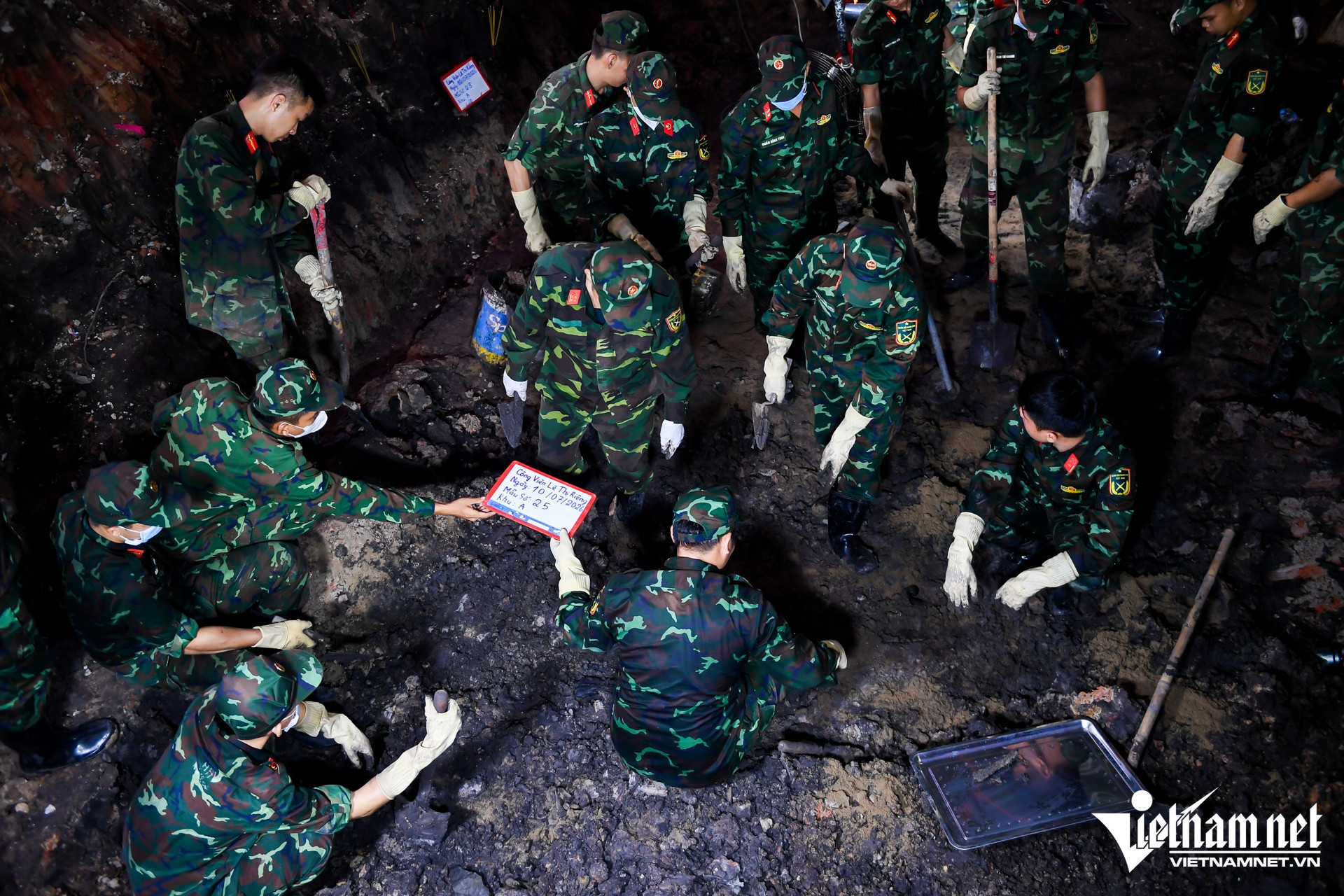 https://static-images.vnncdn.net/vps_images_publish/000001/000003/2026/8/30/w-tim-kiem-liet-sy-le-thi-rieng-nguyen-hue-32-2520.jpg