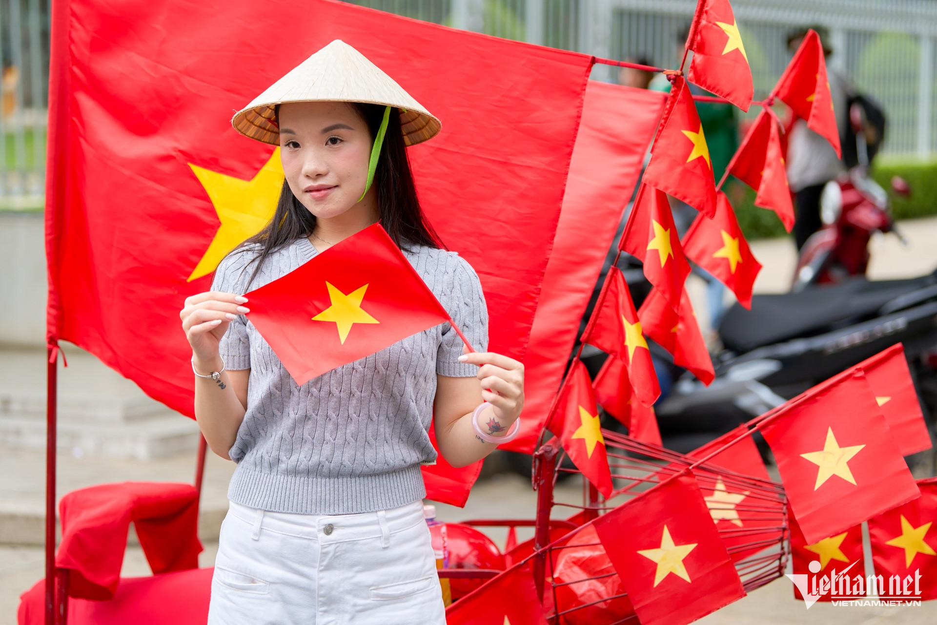 https://static-images.vnncdn.net/vps_images_publish/000001/000003/2026/8/30/w-tphcm-co-hoa-quoc-khanh-tuan-hung-2-1952.jpg