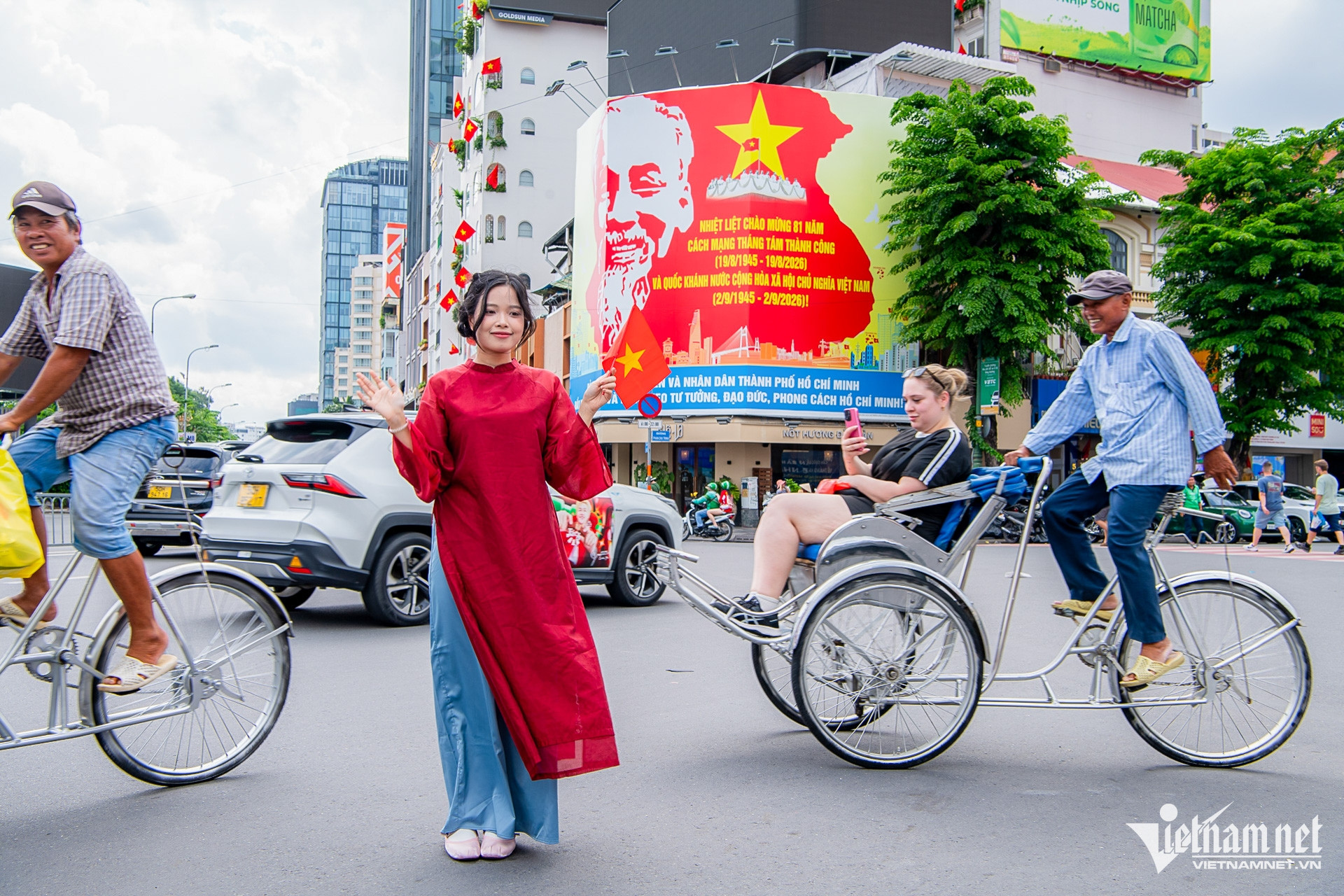 W-TPHCM cờ hoa quốc khánh Tuấn Hùng 26.jpg