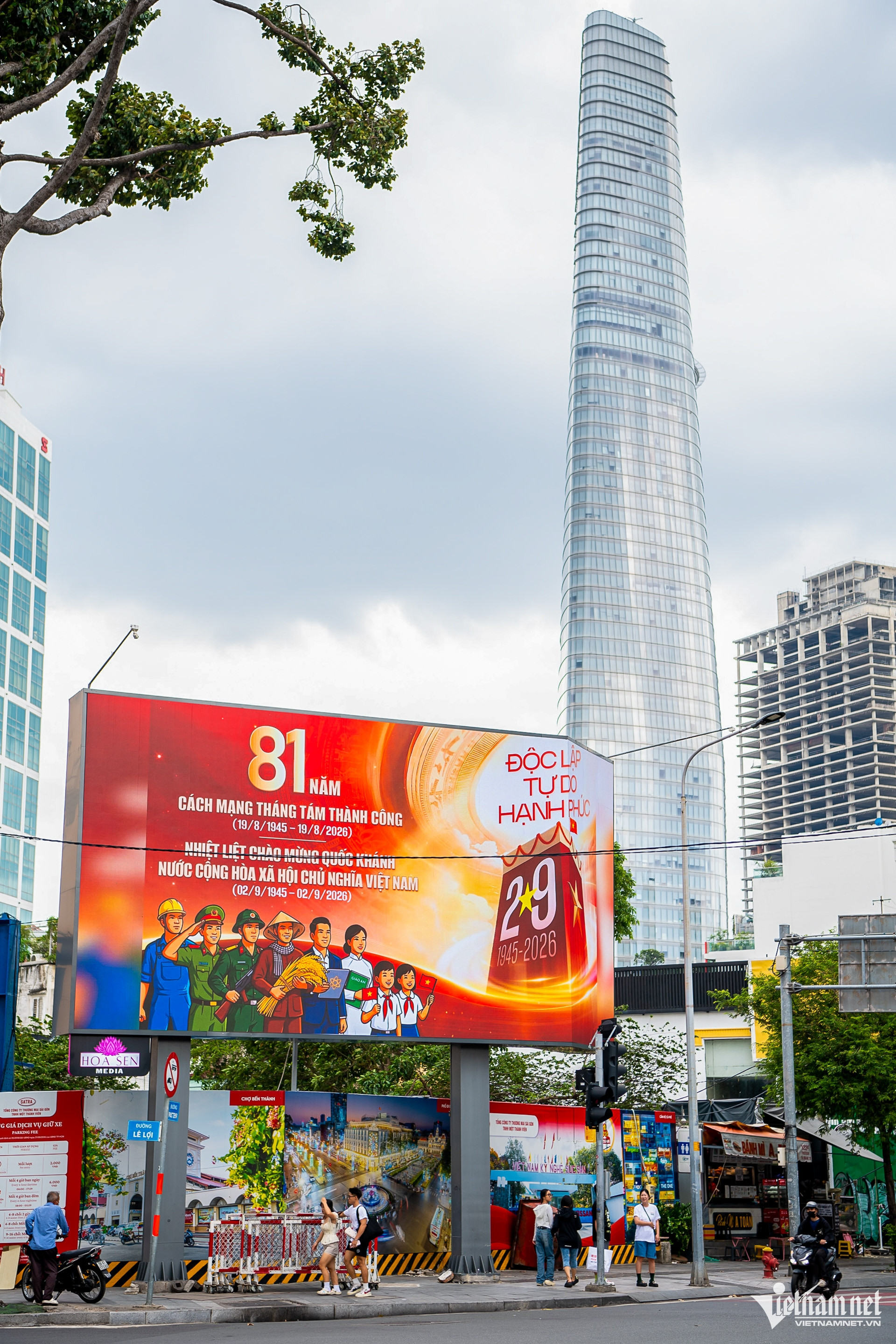 https://static-images.vnncdn.net/vps_images_publish/000001/000003/2026/8/30/w-tphcm-co-hoa-quoc-khanh-tuan-hung-29-1956.jpg