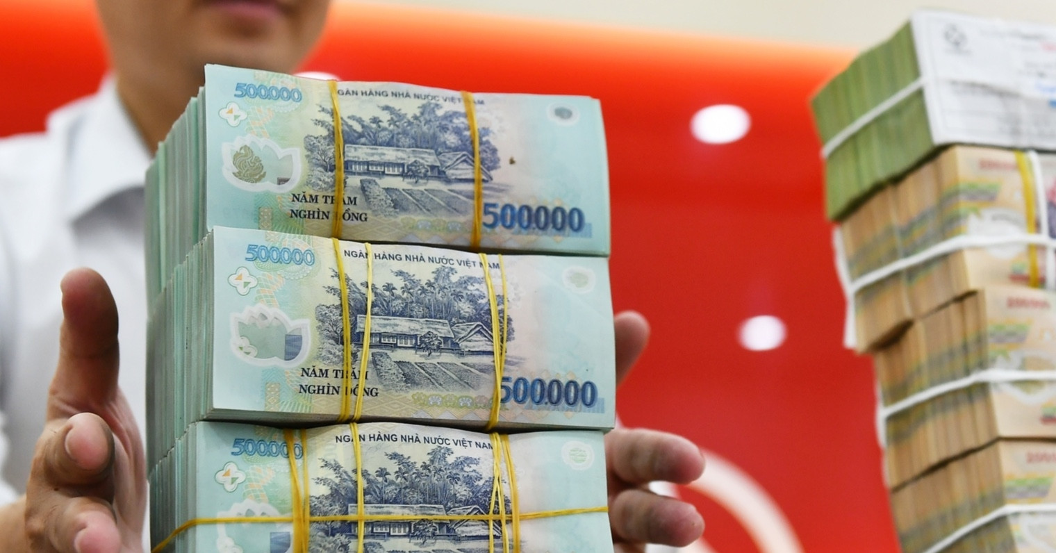 Có hơn 1 tỷ đồng, nên trả nợ mua nhà, gửi tiết kiệm hay mua vàng?