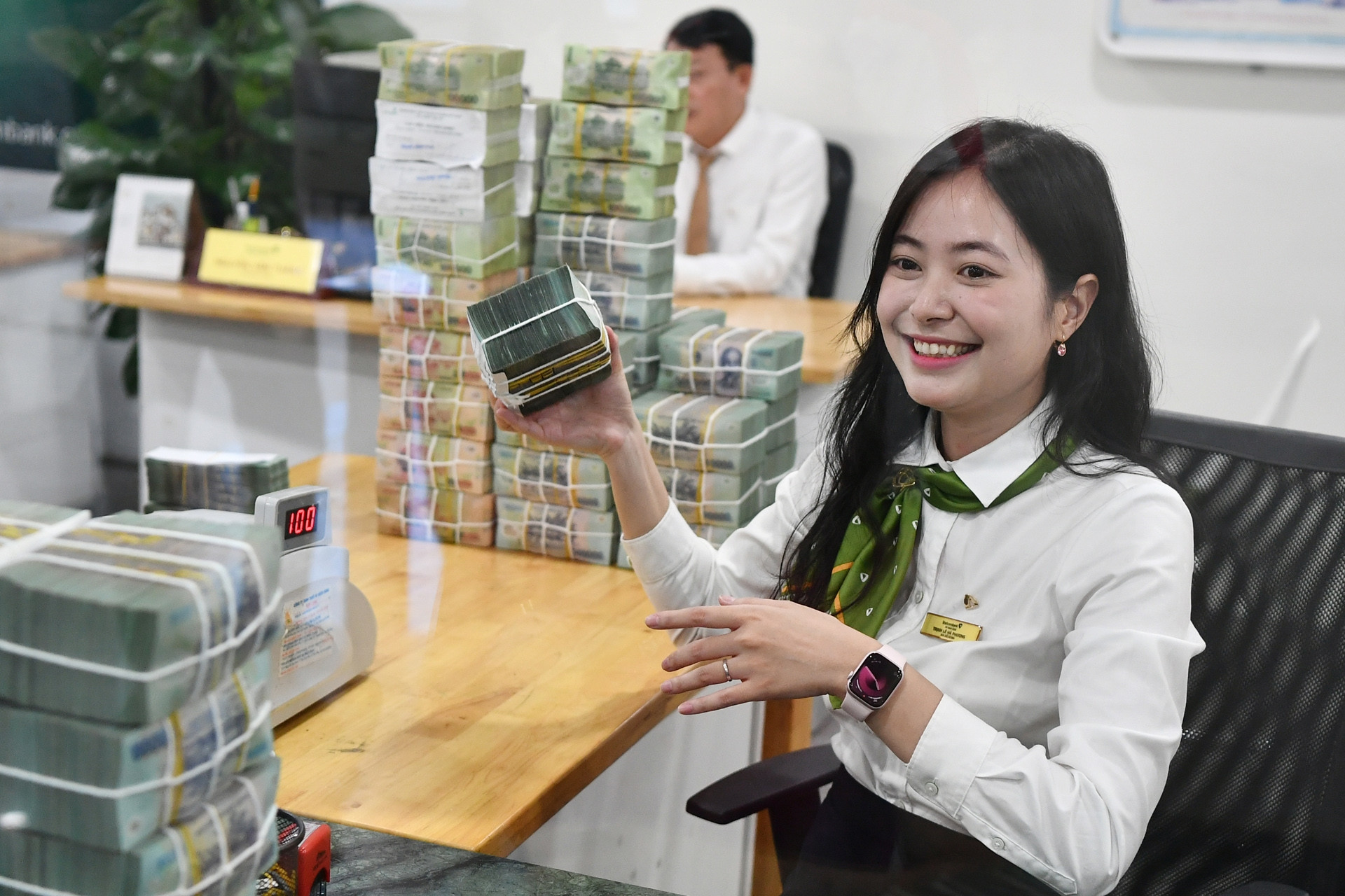 Cuộc đua vốn ngân hàng nóng lên, loạt nhà băng sắp vượt 100.000 tỷ đồng