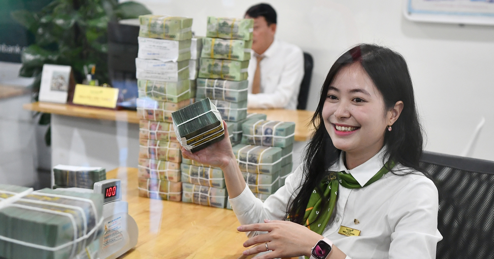 Cuộc đua vốn ngân hàng nóng lên, loạt nhà băng sắp vượt 100.000 tỷ đồng