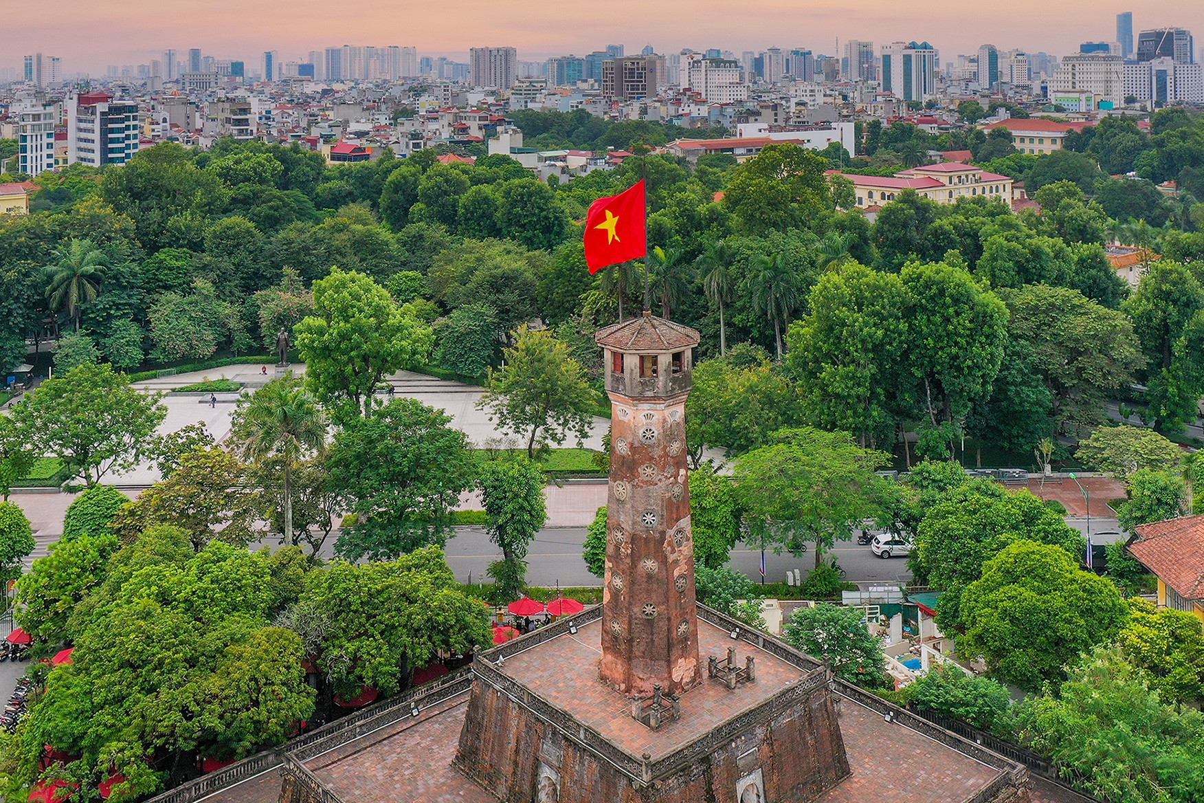 Đi cùng thời đại để giữ vững độc lập