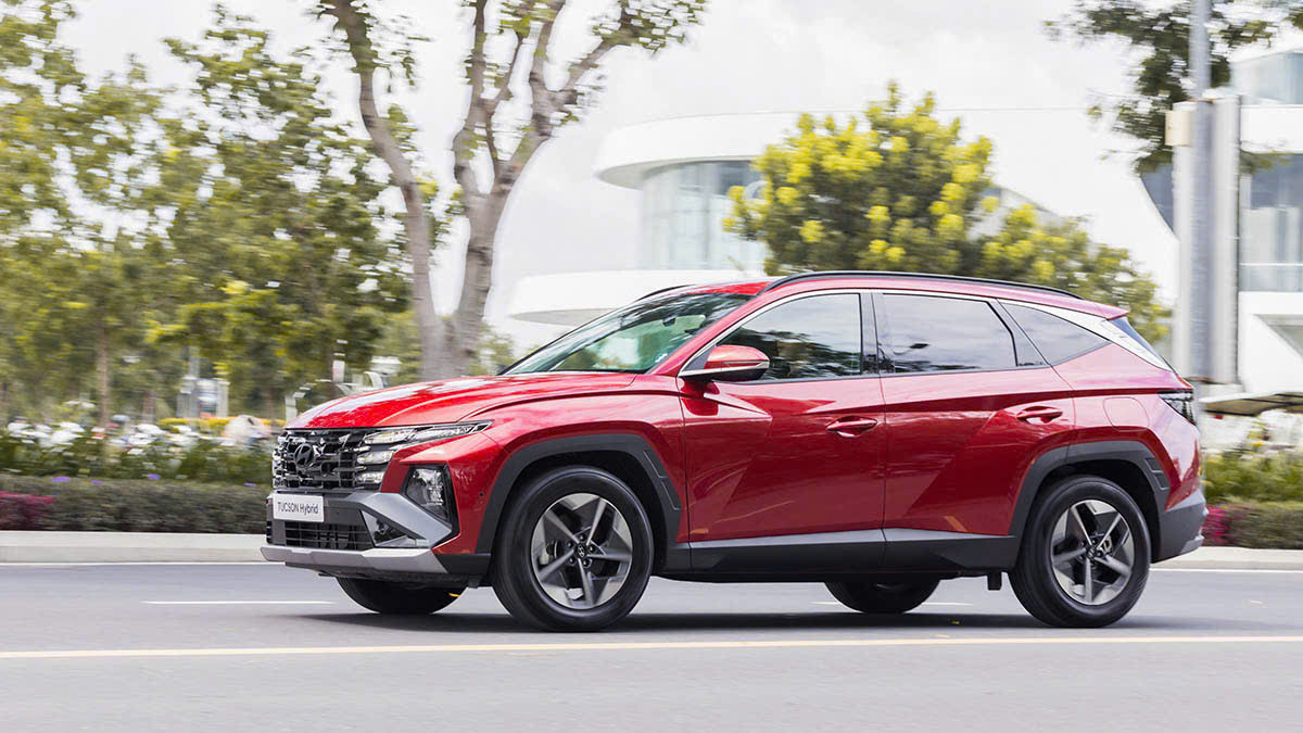 Hyundai Tucson Hybrid.jpeg