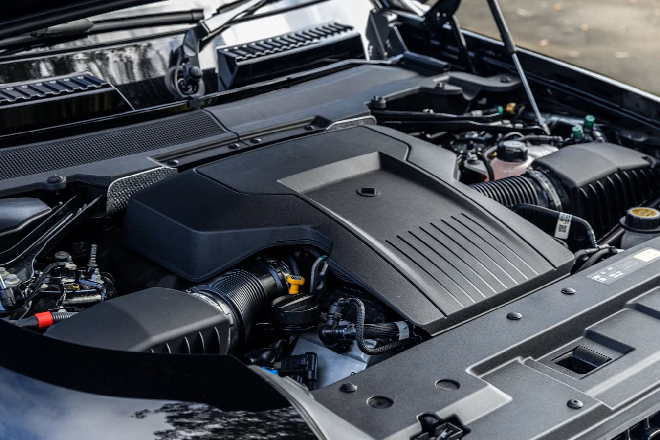 Land Rover Defender V8.jpg