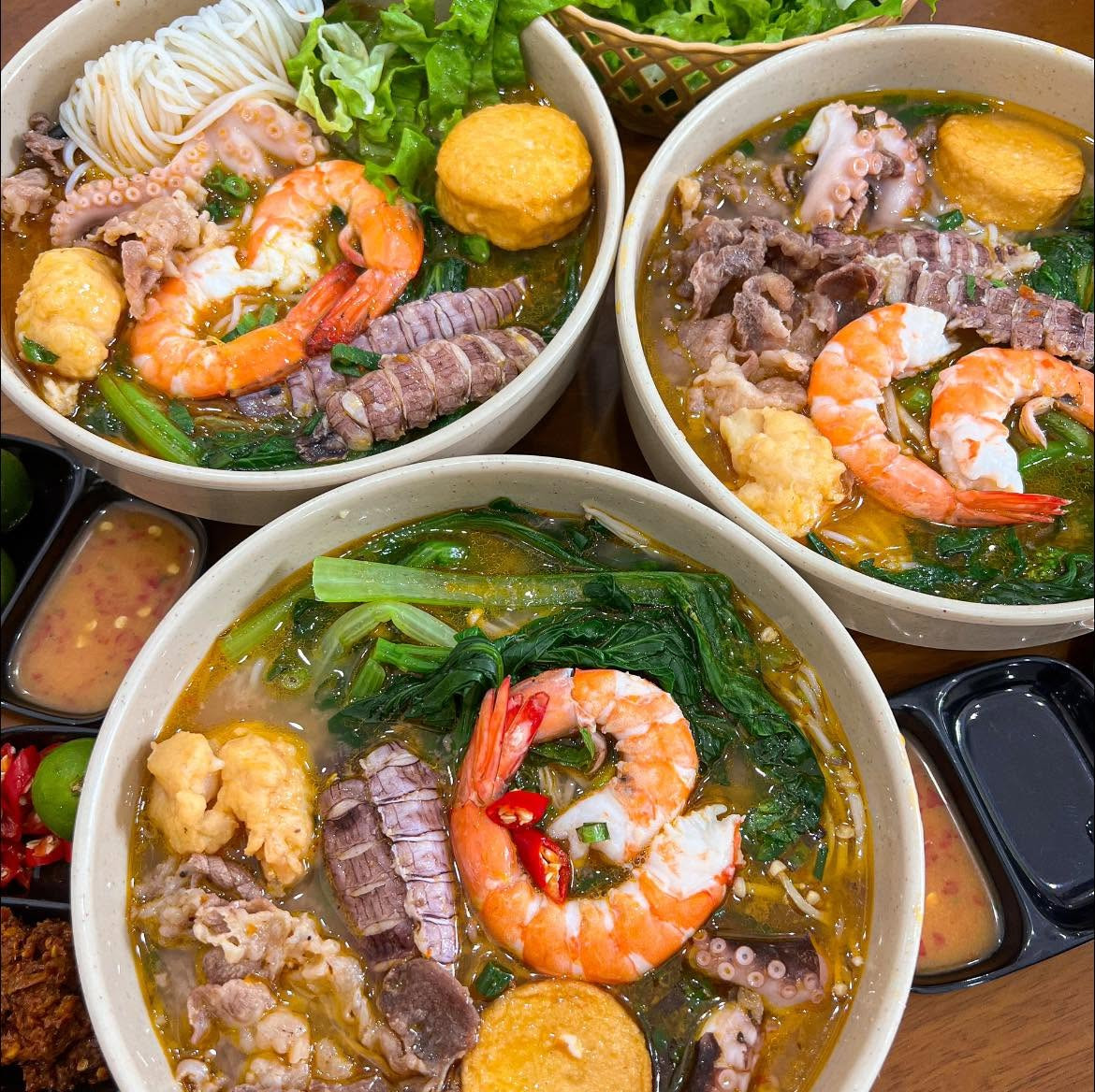 https://static-images.vnncdn.net/vps_images_publish/000001/000003/2026/8/31/minh-bao-2374.jpg