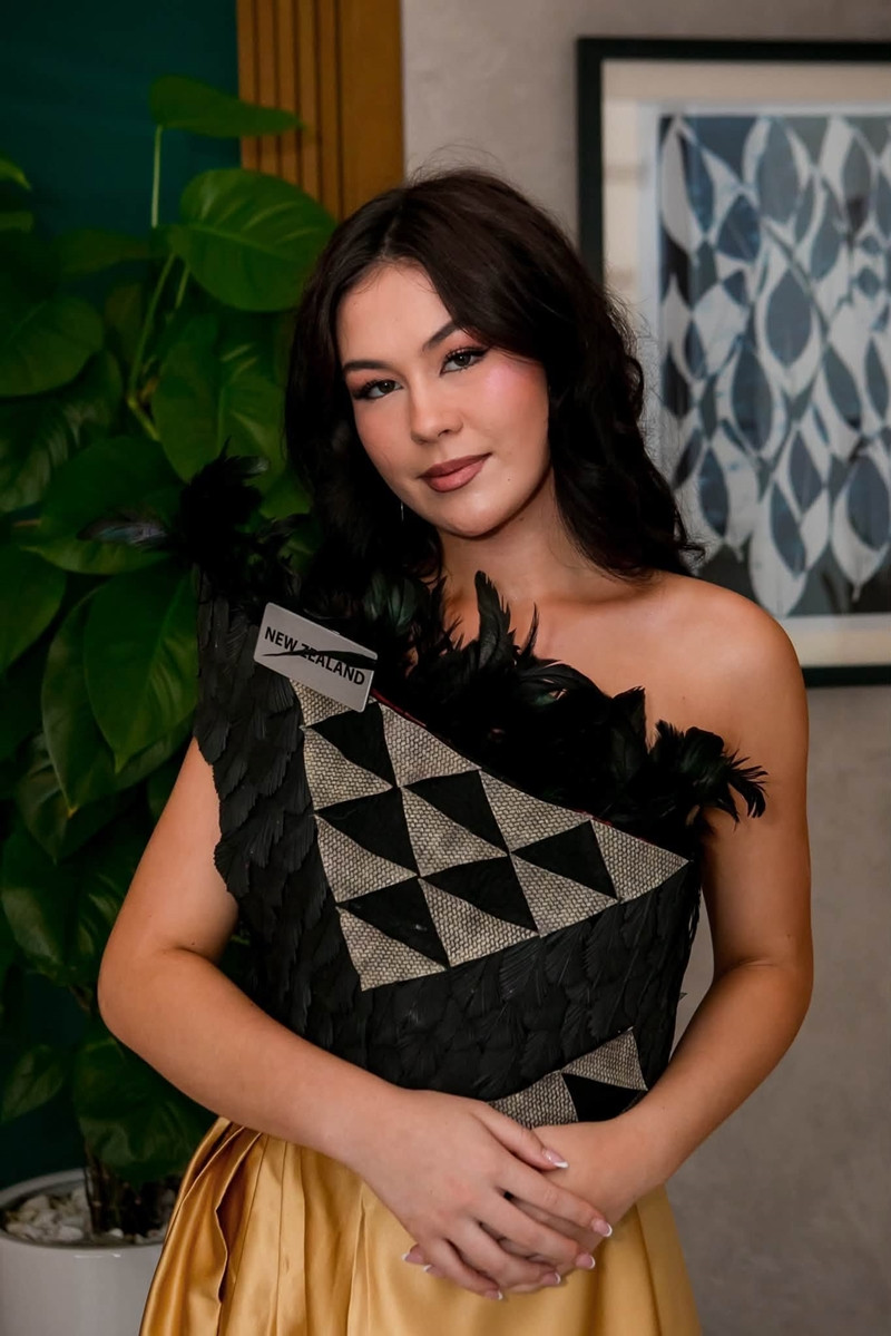 https://static-images.vnncdn.net/vps_images_publish/000001/000003/2026/8/31/miss-world-003-2140.jpg