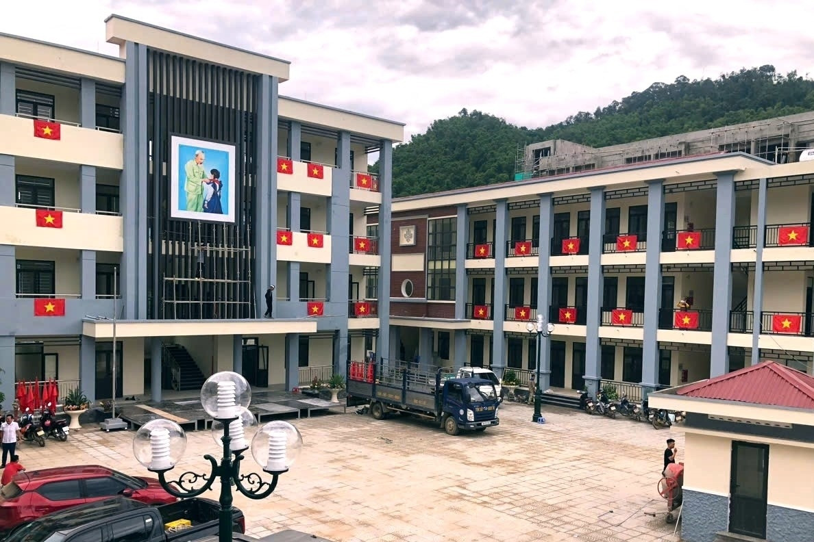 Vùng biên Thanh Hóa dọn trường xuyên lễ, chờ ngày đón học sinh