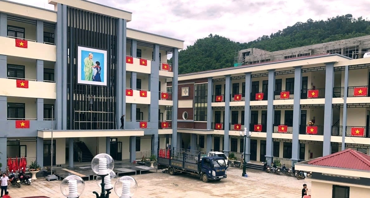 Vùng biên Thanh Hóa dọn trường xuyên lễ, chờ ngày đón học sinh