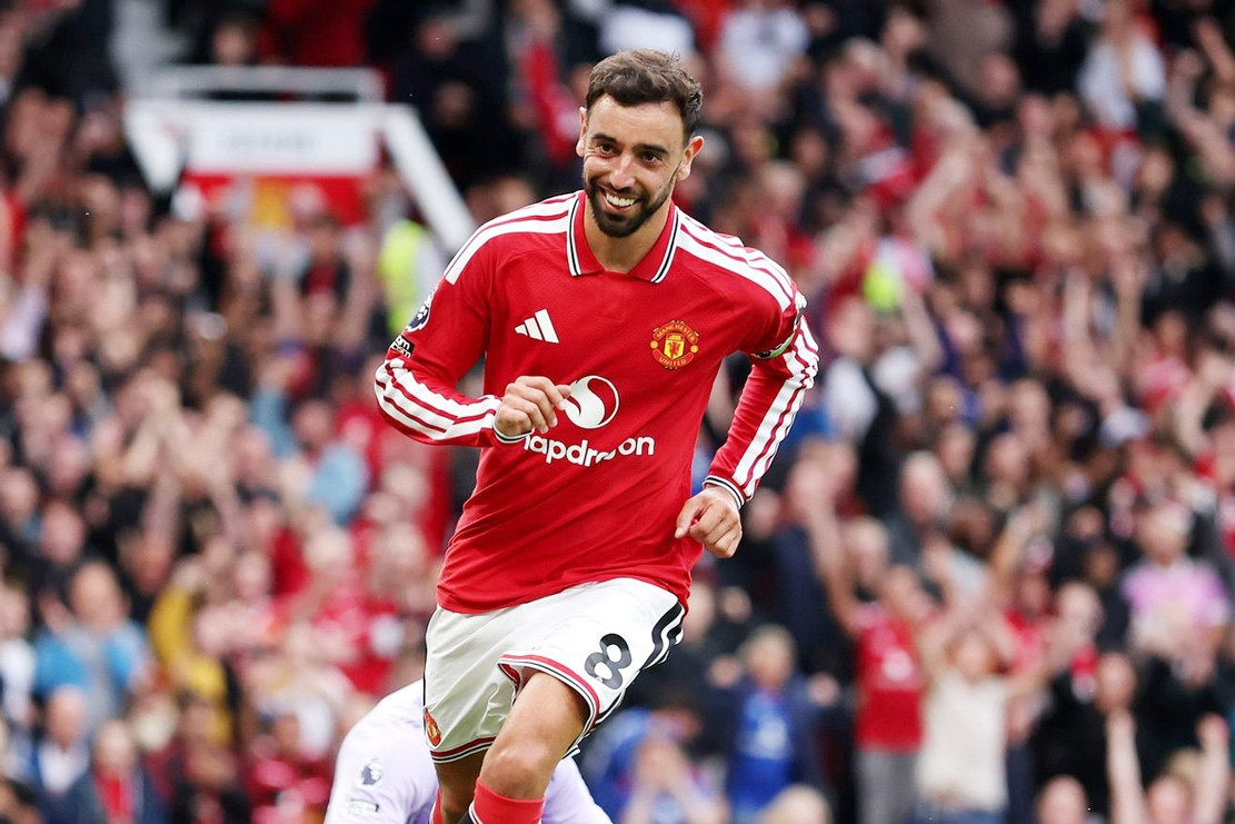 Bruno Fernandes lập hat-trick, MU thắng tưng bừng