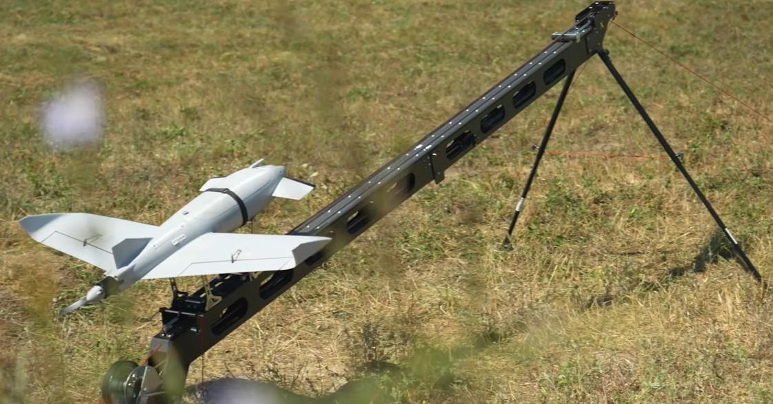 Ukraine tung drone đánh chặn APUS, công nghệ interceptor thách thức ‘huyền thoại’ Merops của Mỹ