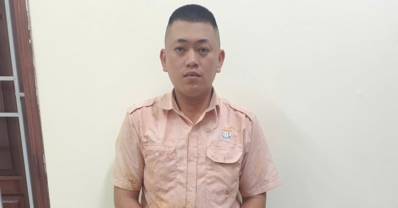 Vụ xe khách chở 34 người lật nghiêng: Tạm giữ tài xế