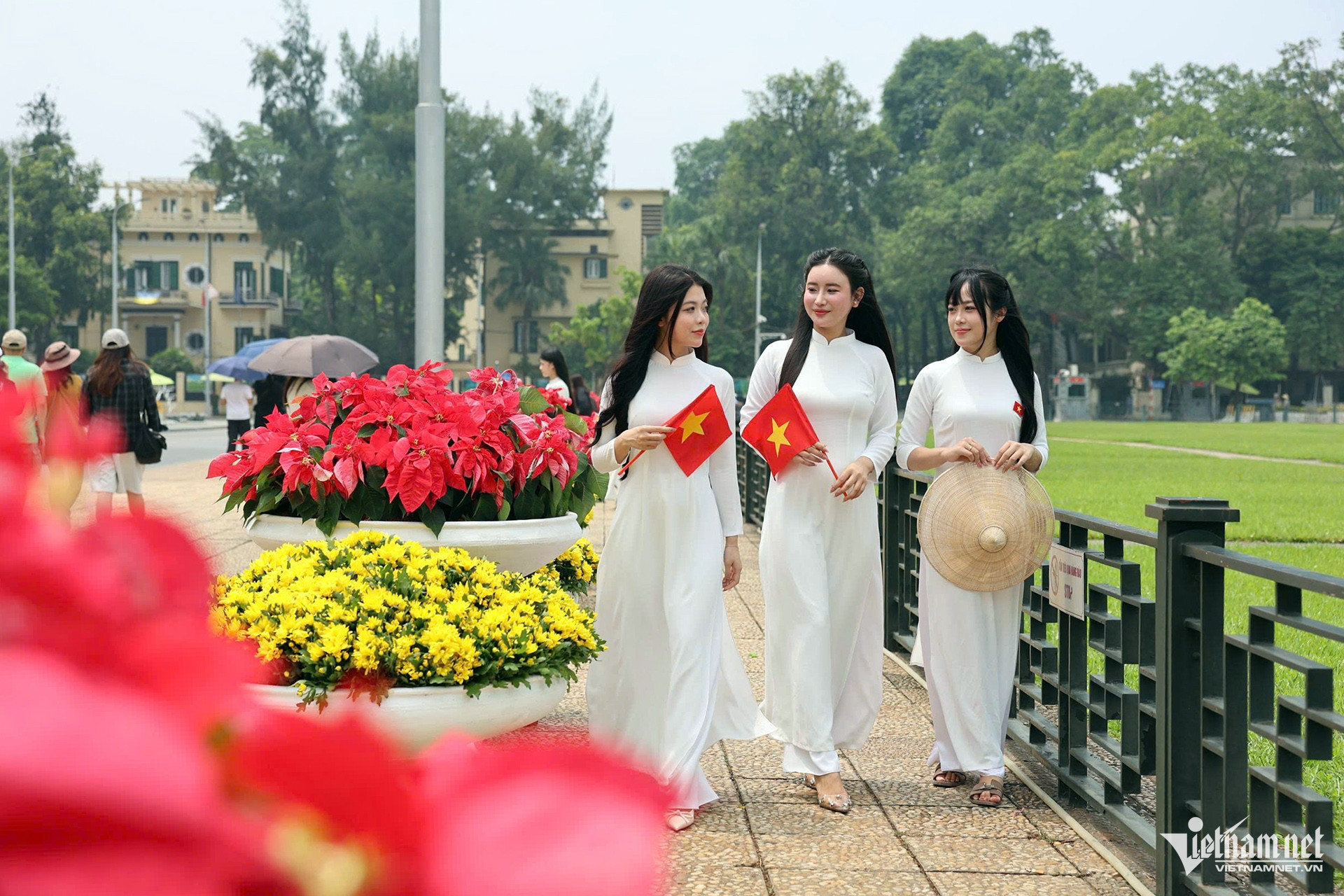 https://static-images.vnncdn.net/vps_images_publish/000001/000003/2026/8/31/w-2a-quang-truong-ba-dinh-2-1039.jpg