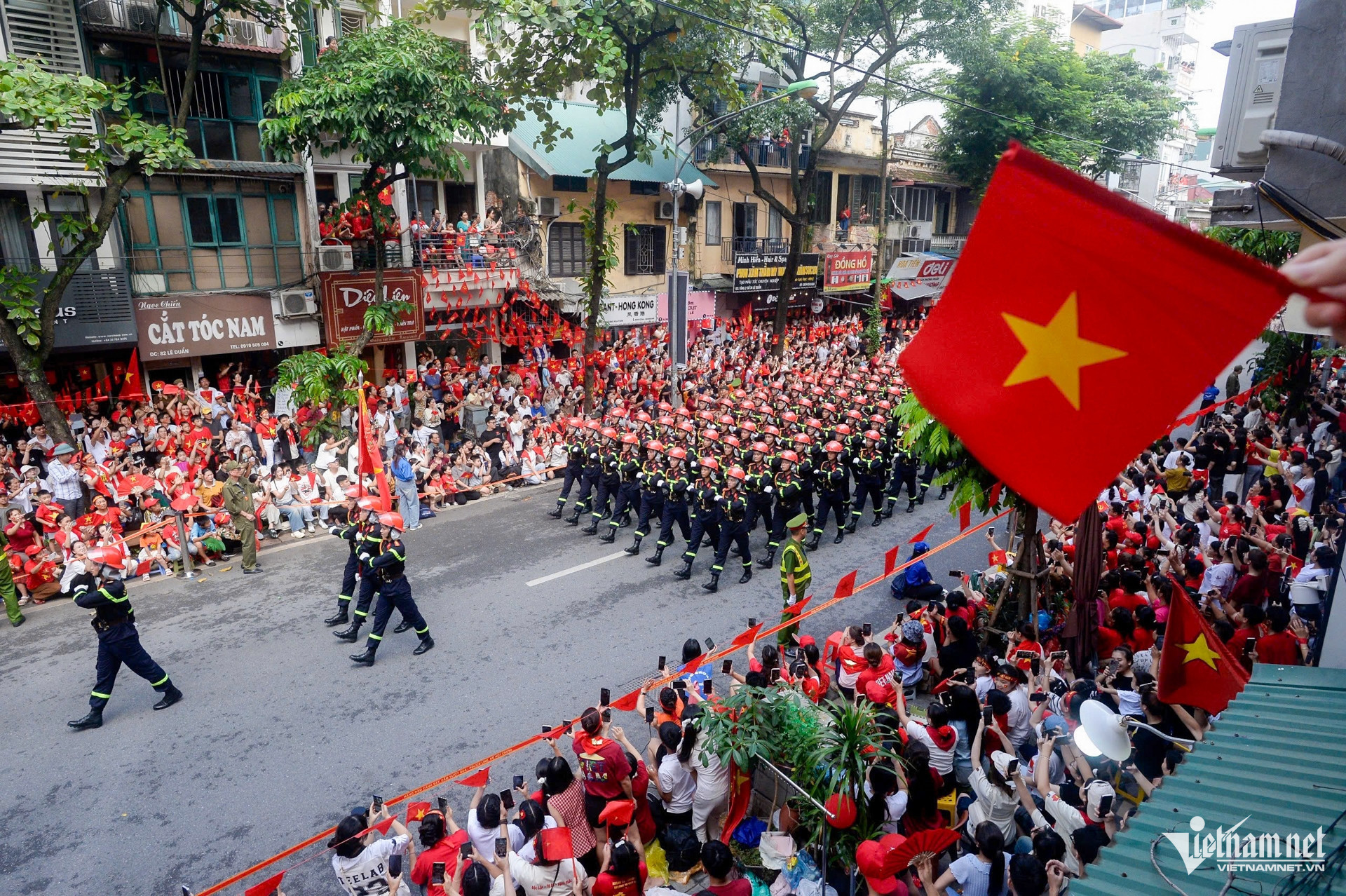 w dieu binh quoc khanh 14 2695 1381.jpg