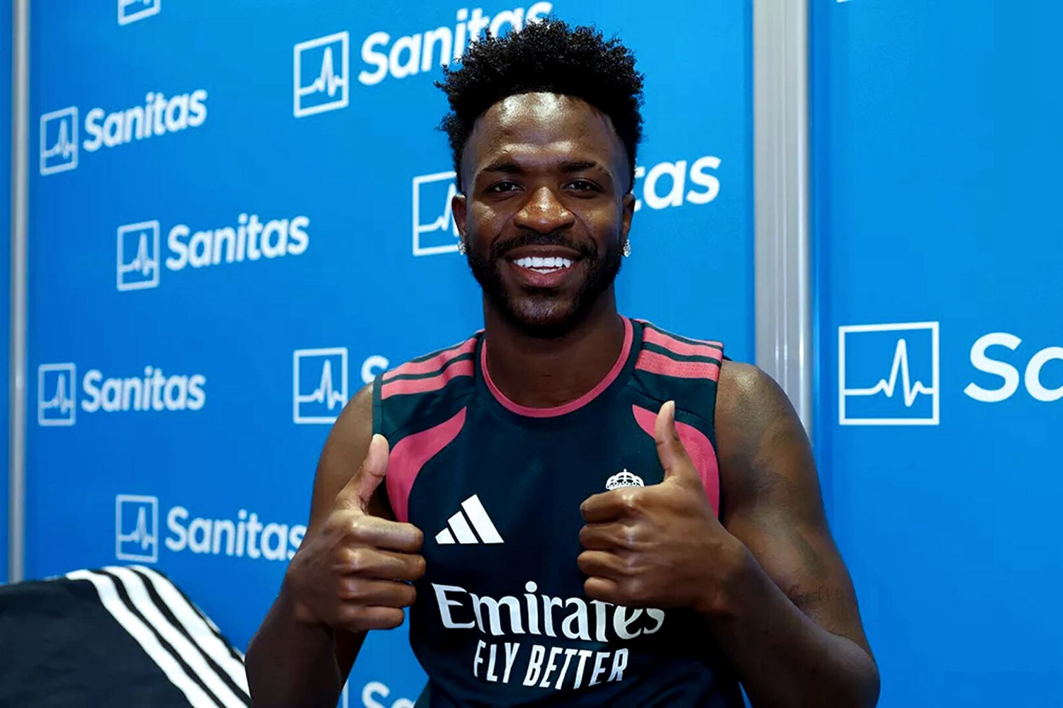 Tin tức về chuyển nhượng 4/8: MU lấy Camavinga, Arsenal chờ Vinicius
