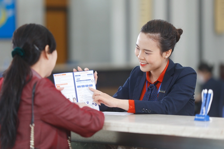 'Cơn lốc' ngân hàng cắt giảm nhân sự, một nhà băng mạnh tay cắt 3.700 người