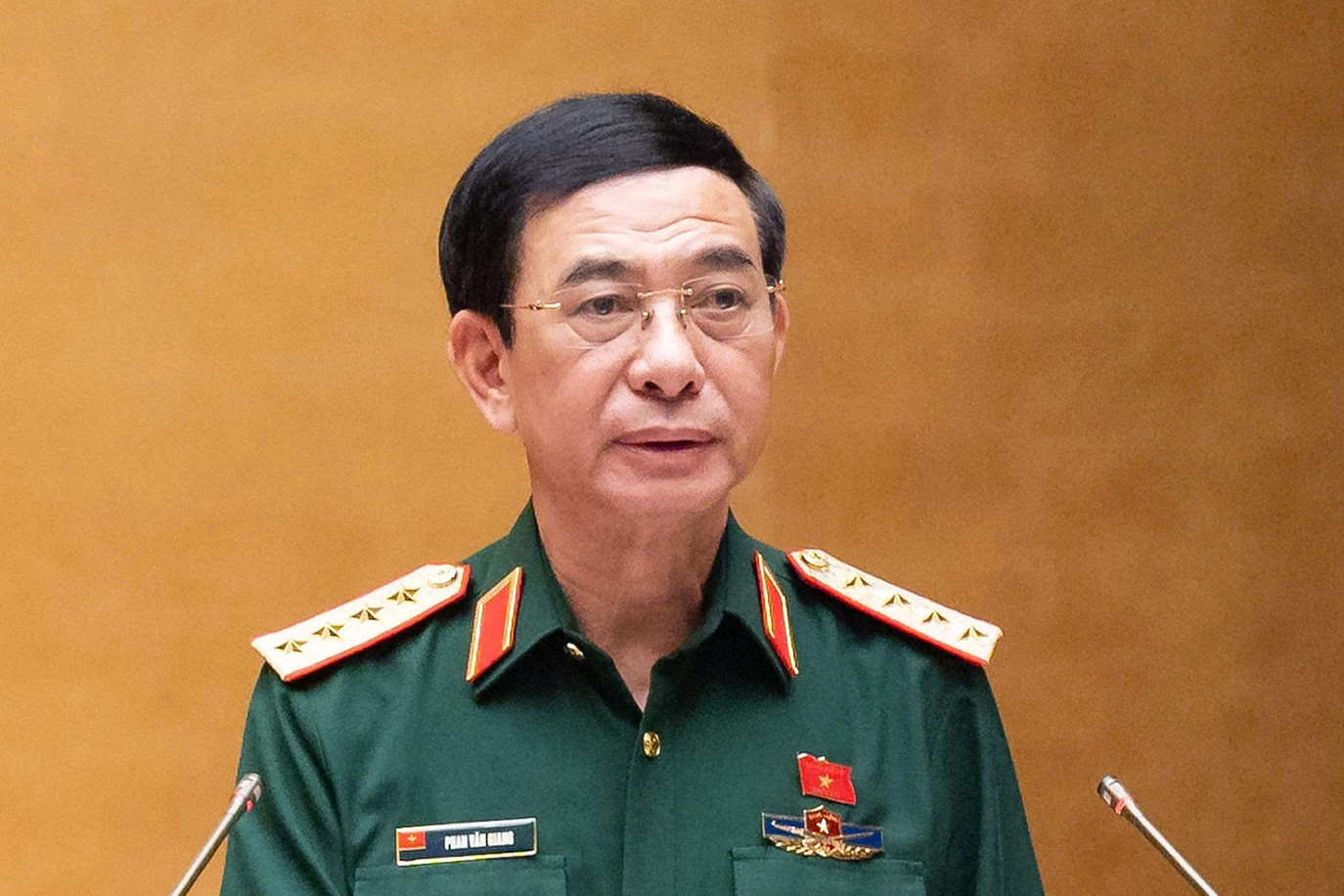 Đại tướng Phan Văn Giang trình đề xuất sửa chức vụ, hạn tuổi sĩ quan quân đội