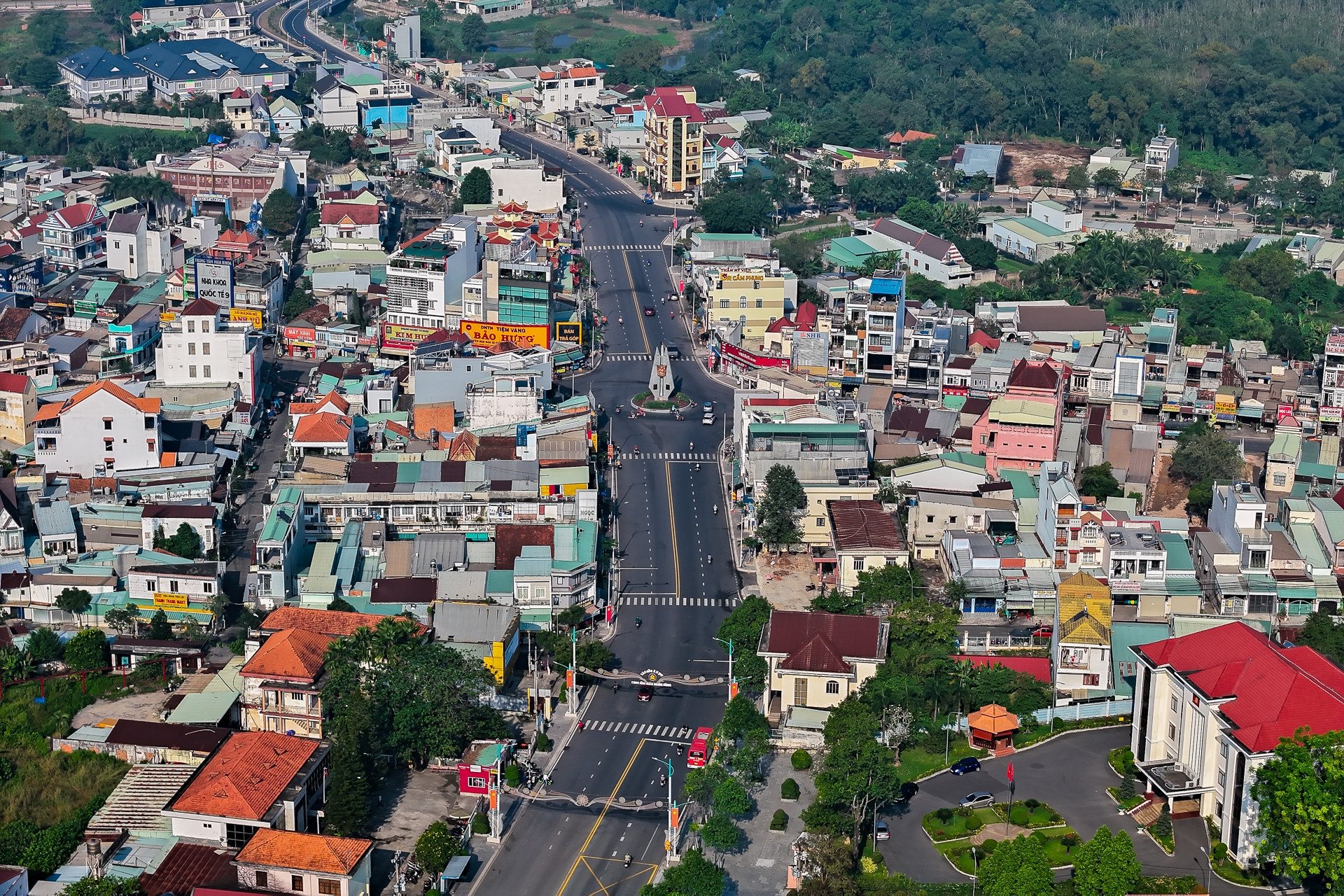 Giấu vợ tự ý bán đất, người chồng phải bồi thường gần 1,3 tỷ đồng