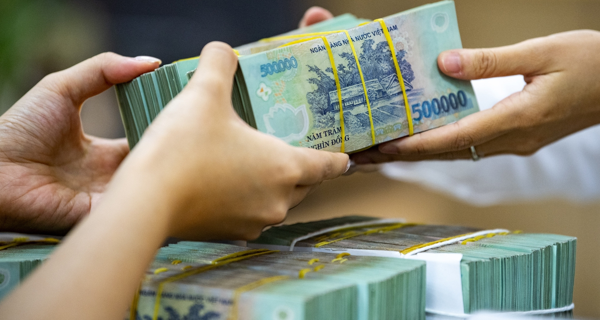 Mang sổ đỏ thế chấp giúp doanh nghiệp vay 5,2 tỷ, nhiều người có nguy cơ mất đất