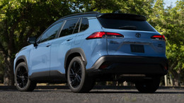 mazda cx 30 turbo vs toyota corolla cross hybrid comparison (4).jpg