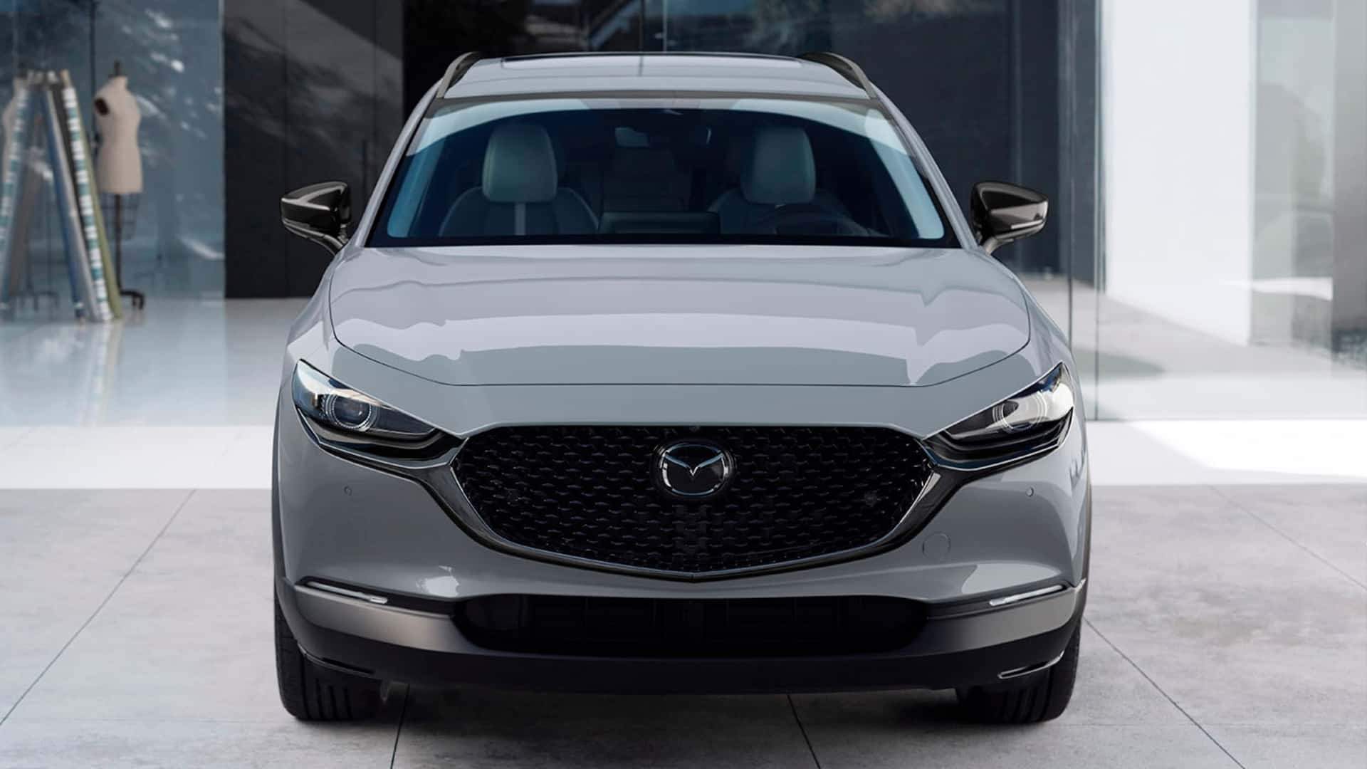 https://static-images.vnncdn.net/vps_images_publish/000001/000003/2026/8/4/mazda-cx-30-turbo-vs-toyota-corolla-cross-hybrid-comparison-5-2660.jpg