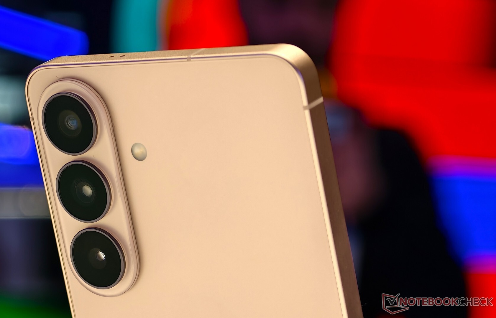 Tin đồn đáng thất vọng về camera Galaxy S27 Pro và Ultra