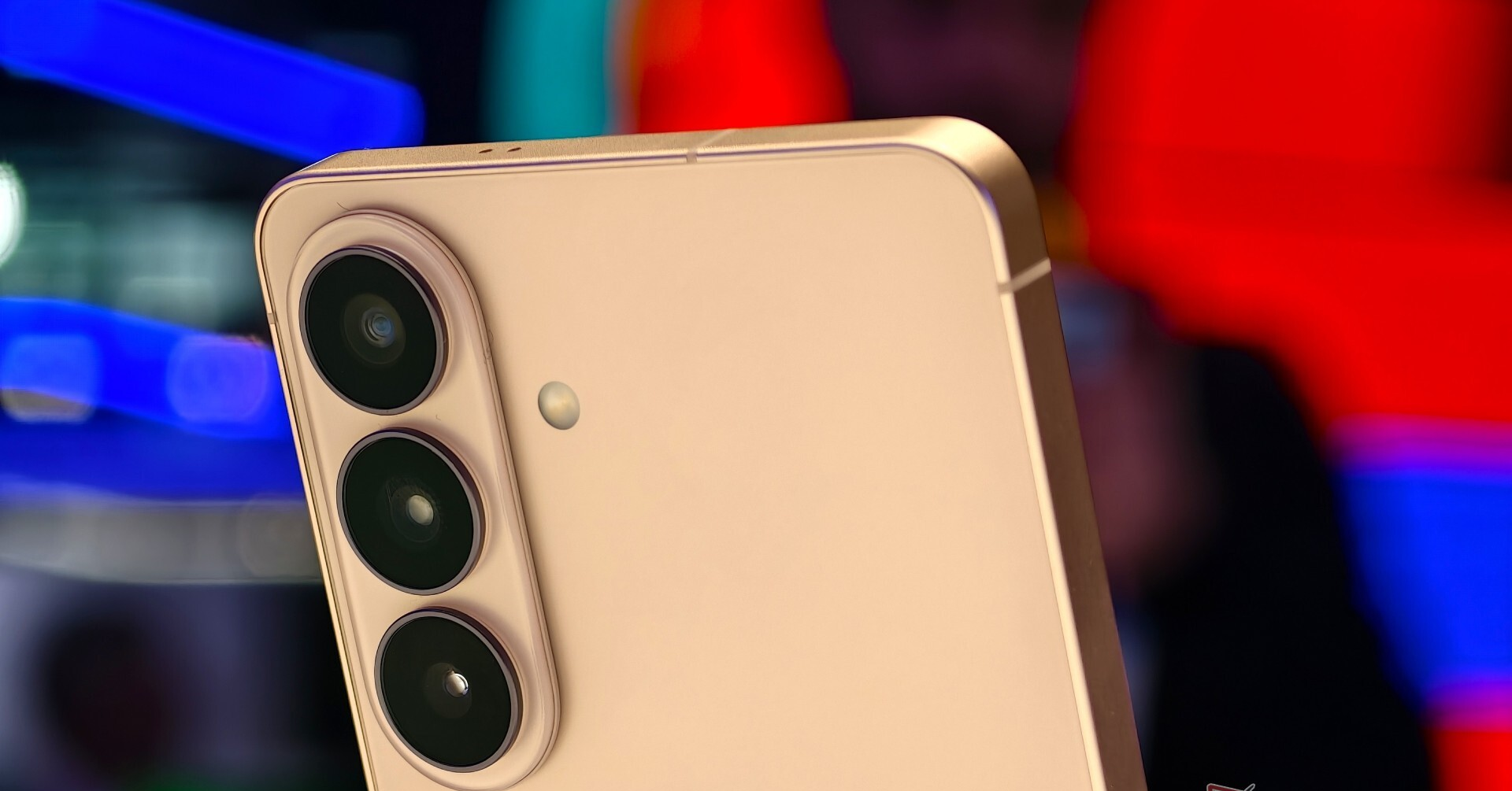 Tin đồn đáng thất vọng về camera Galaxy S27 Pro và Ultra