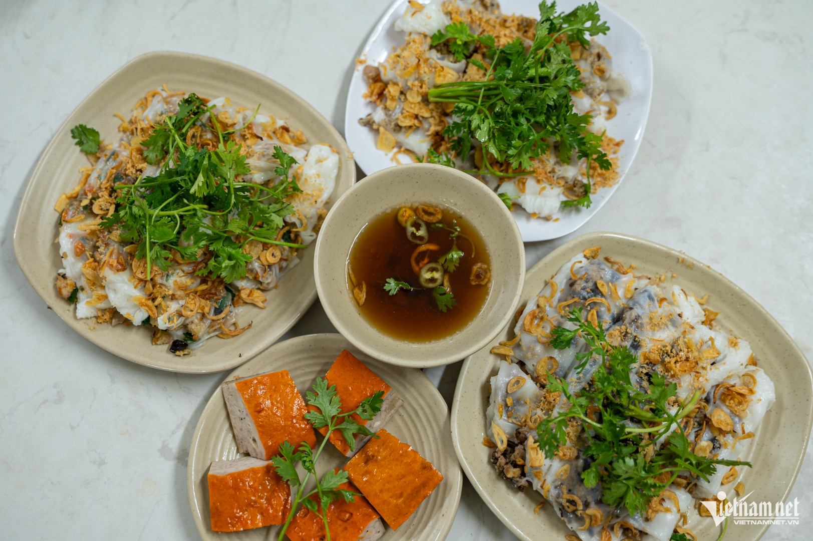https://static-images.vnncdn.net/vps_images_publish/000001/000003/2026/8/4/w-banh-cuon-thanh-van-michelin-769.jpg