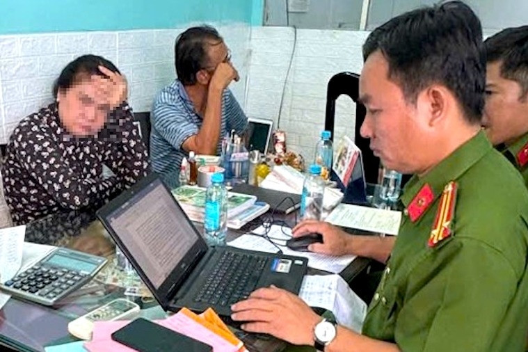 'Hô biến' gạo giá rẻ thành ST25, bán ra nhiều tỉnh thành