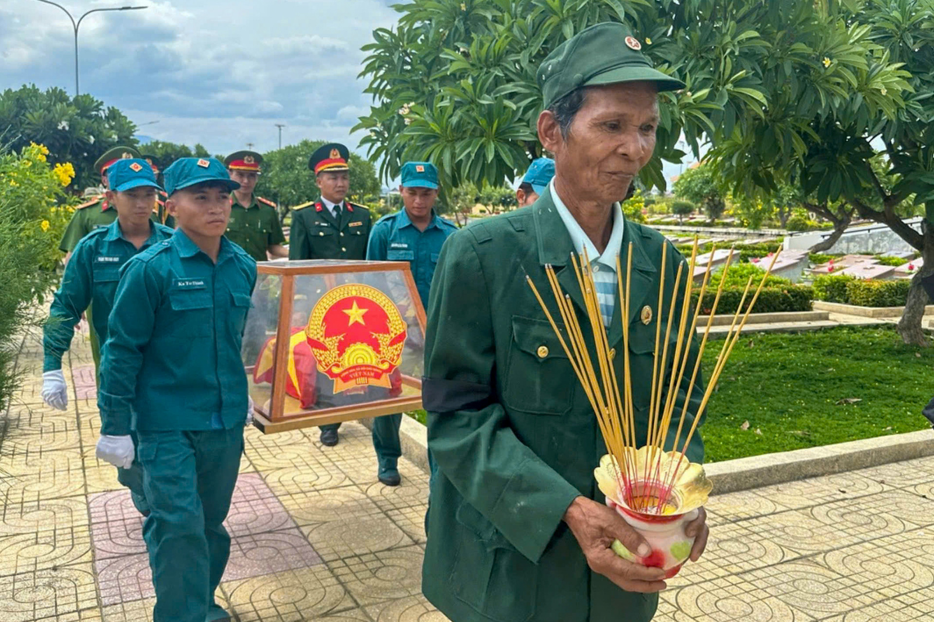 Liet si   Khanh Hoa  5.jpg