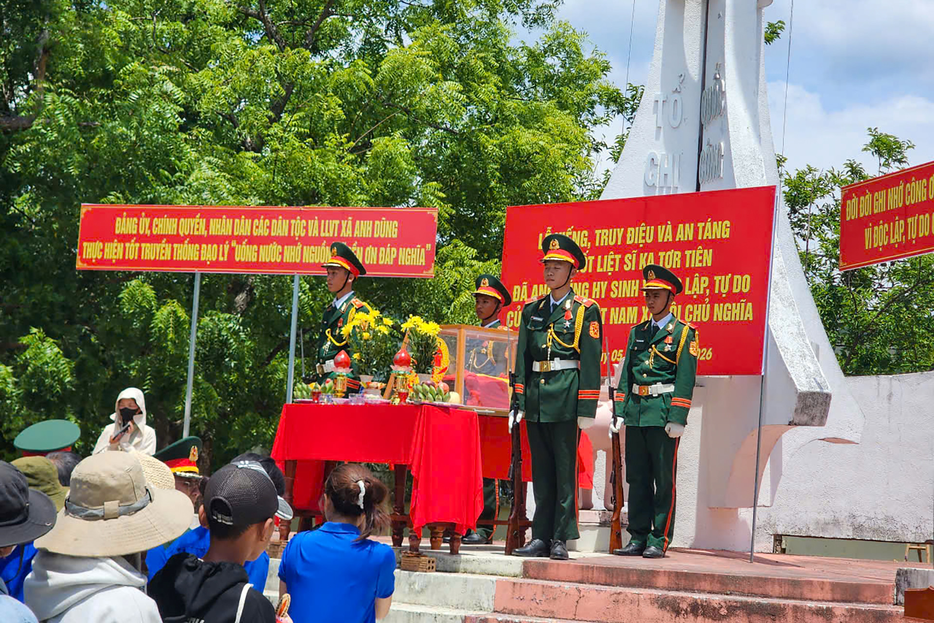 Liet si   Khanh Hoa  6.jpg