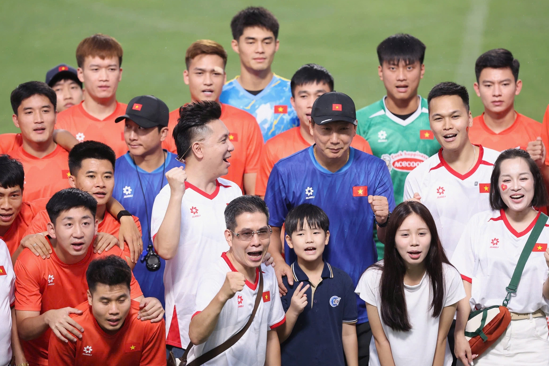 Những vị khách đặc biệt tiếp lửa tuyển Việt Nam ở ASEAN Cup 2026