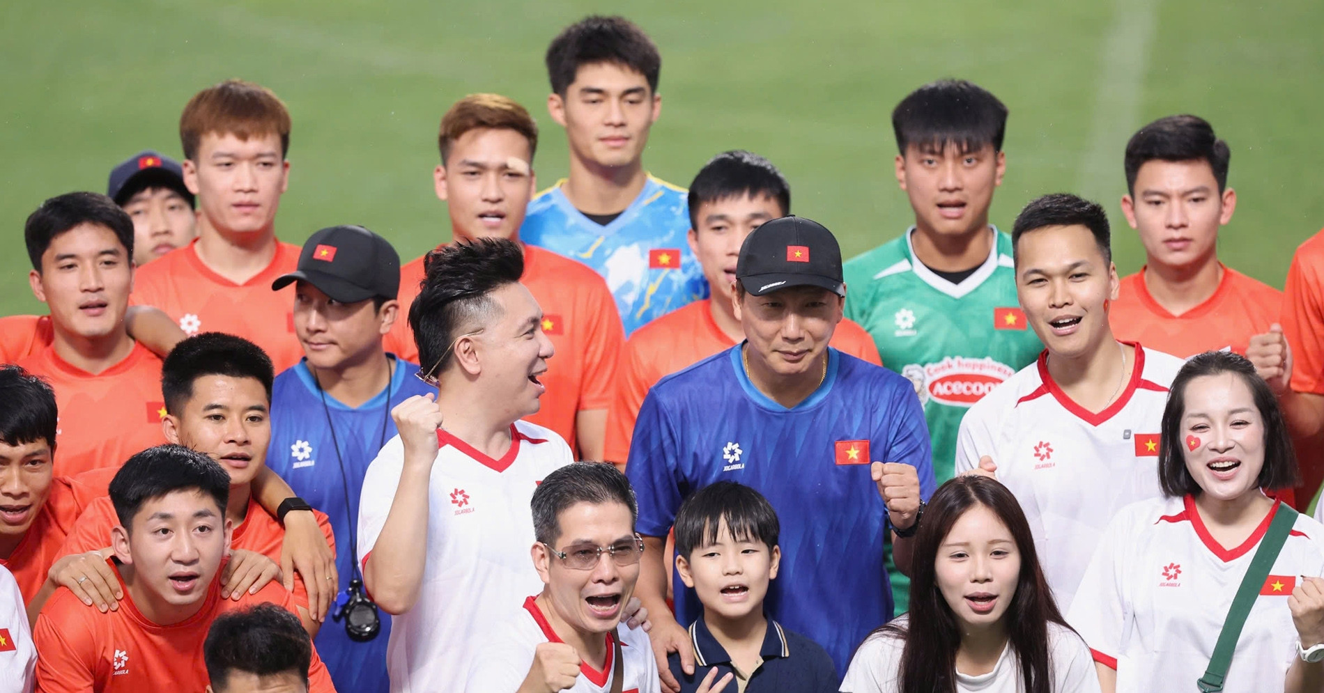 Những vị khách đặc biệt tiếp lửa tuyển Việt Nam ở ASEAN Cup 2026