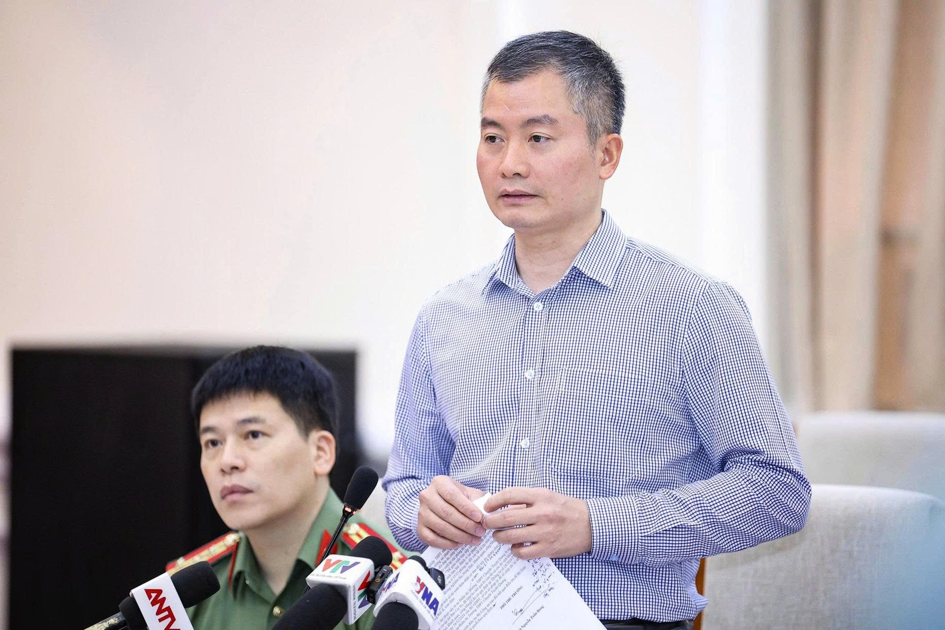 Phụ huynh móc nối với giáo viên trong vụ 147 điểm 10 Toán ở trường chuyên Tuyên Quang