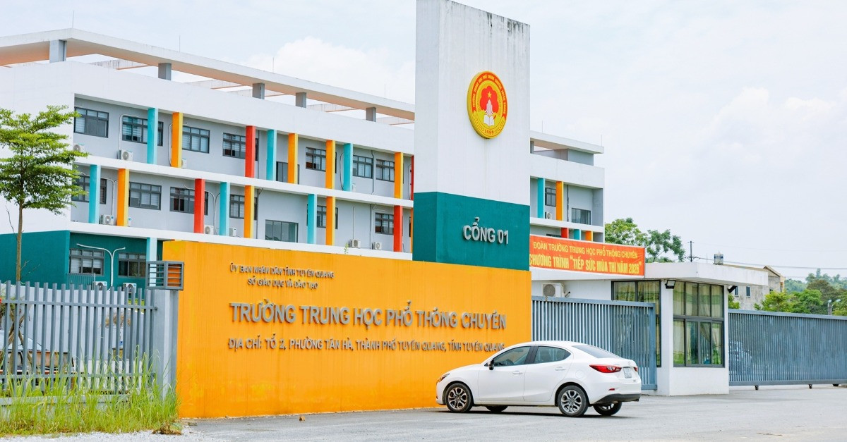 THPT chuyên Tuyên Quang.jpg