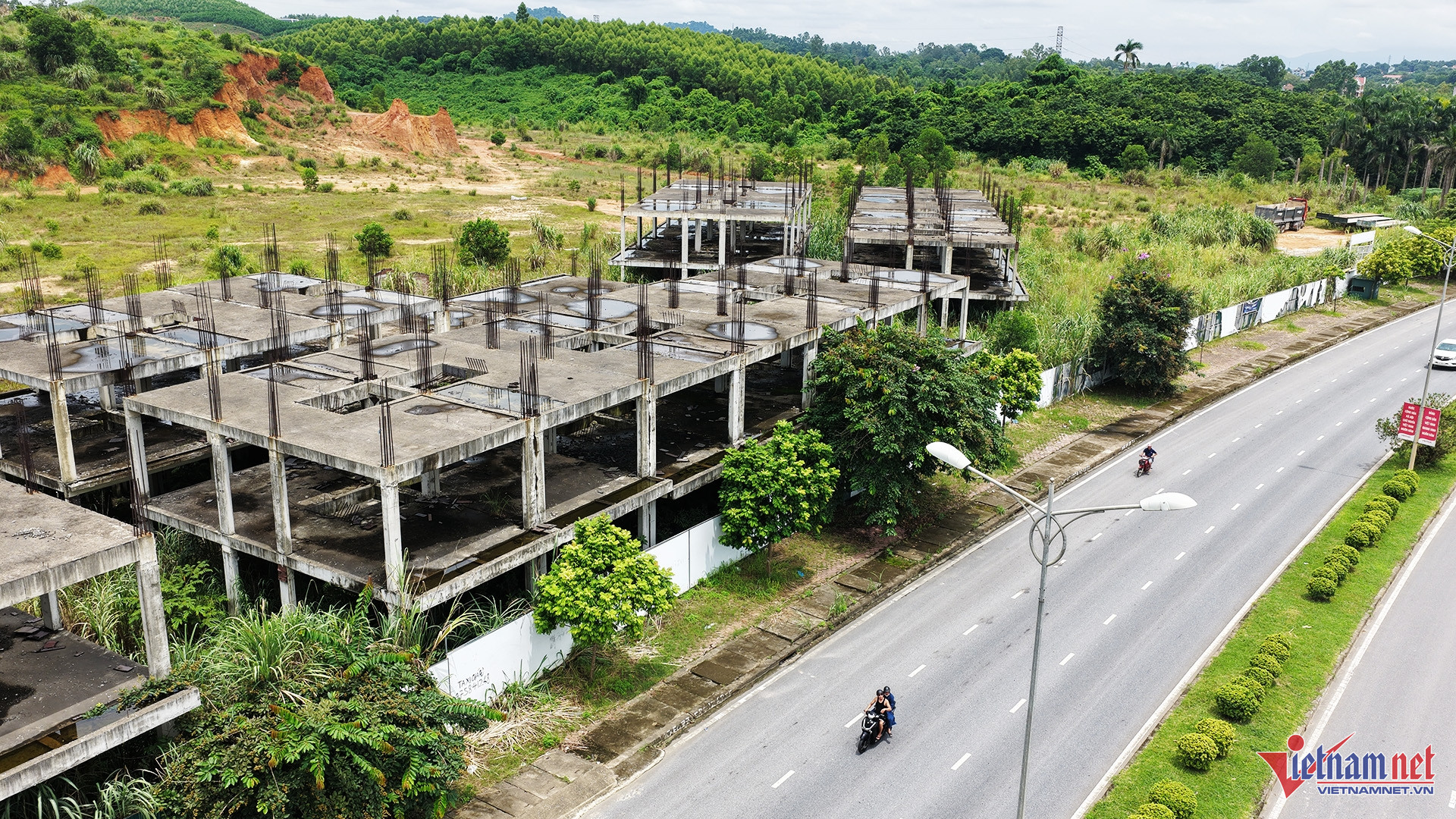 https://static-images.vnncdn.net/vps_images_publish/000001/000003/2026/8/5/w-flc-viet-tri-2-2675.jpg