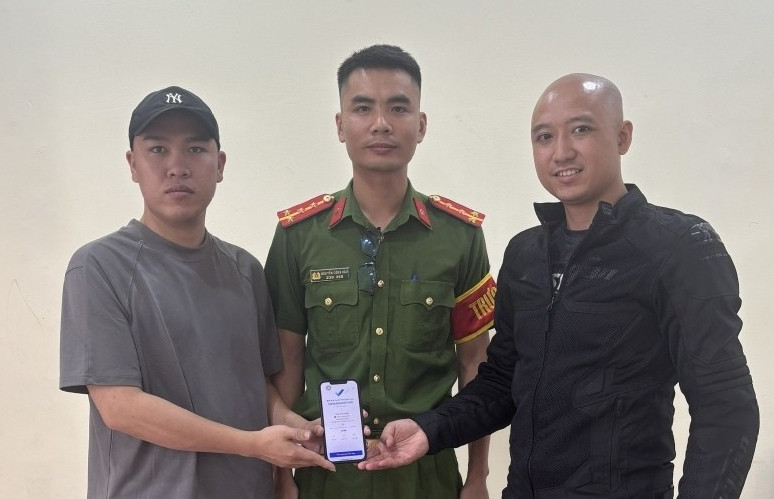5 tỷ đồng bất ngờ đổ vào tài khoản, nam thanh niên nhanh chóng trình báo công an