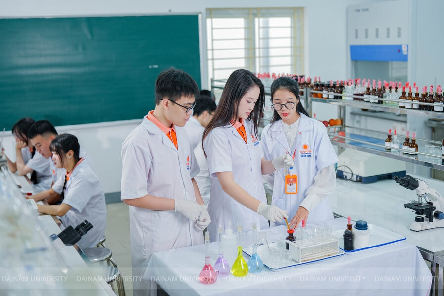 Chất lượng đào tạo đại học- chìa khoá quyết định sức hút của khối ngành sức khỏe