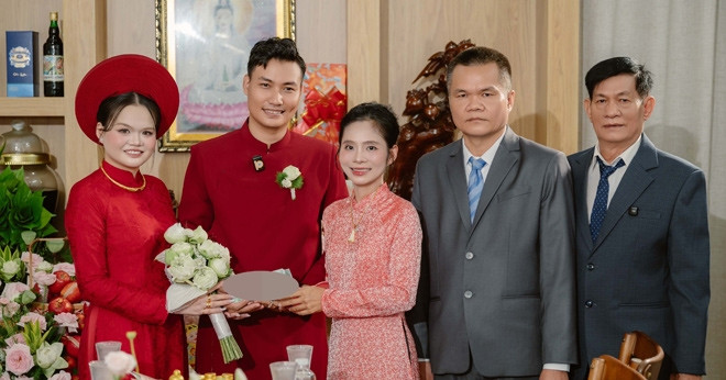 Cô dâu ở TPHCM được mẹ kế tặng 500 triệu trong đám cưới, lời phát biểu ‘gây sốt’