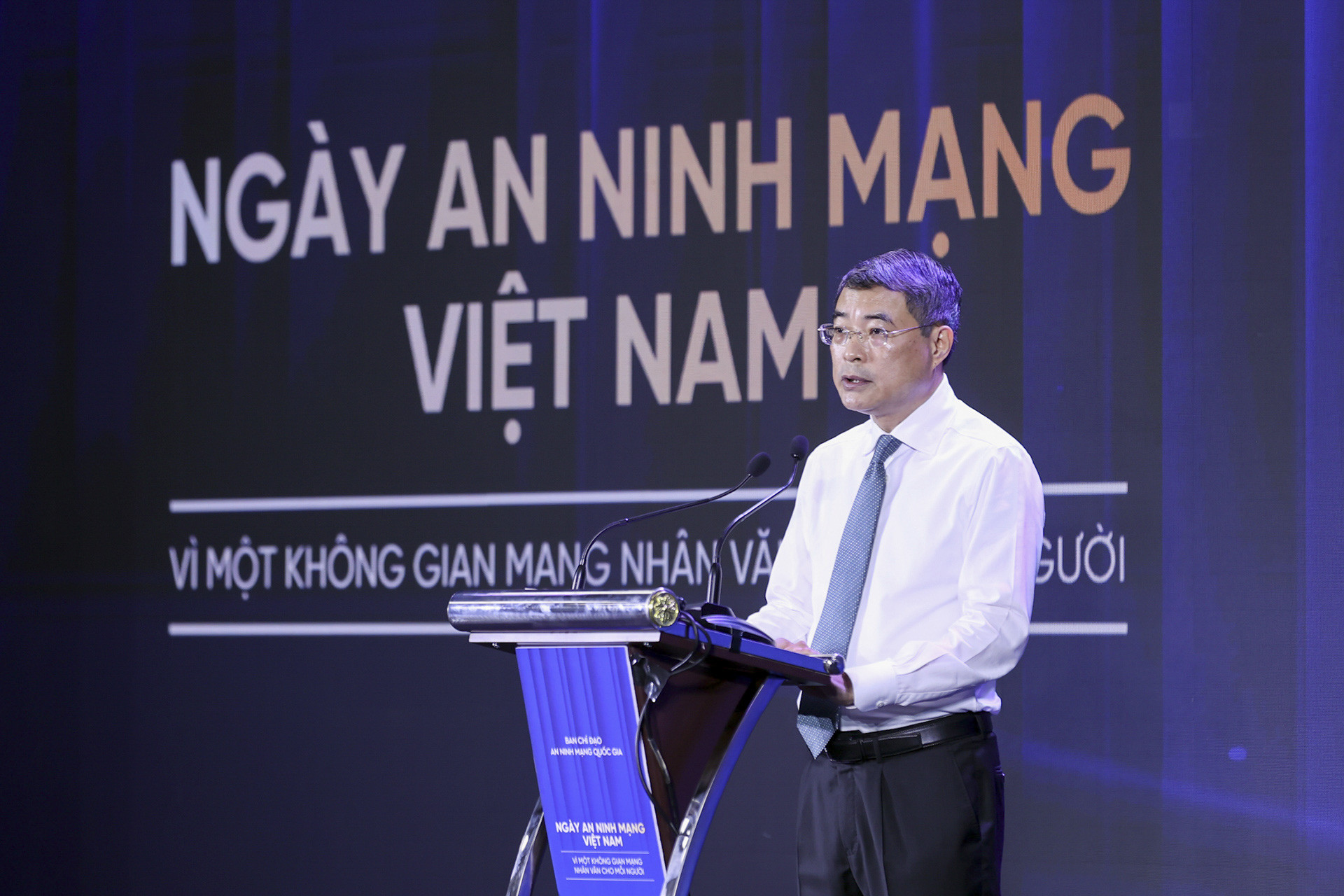 Lê Minh Hưng.jpg