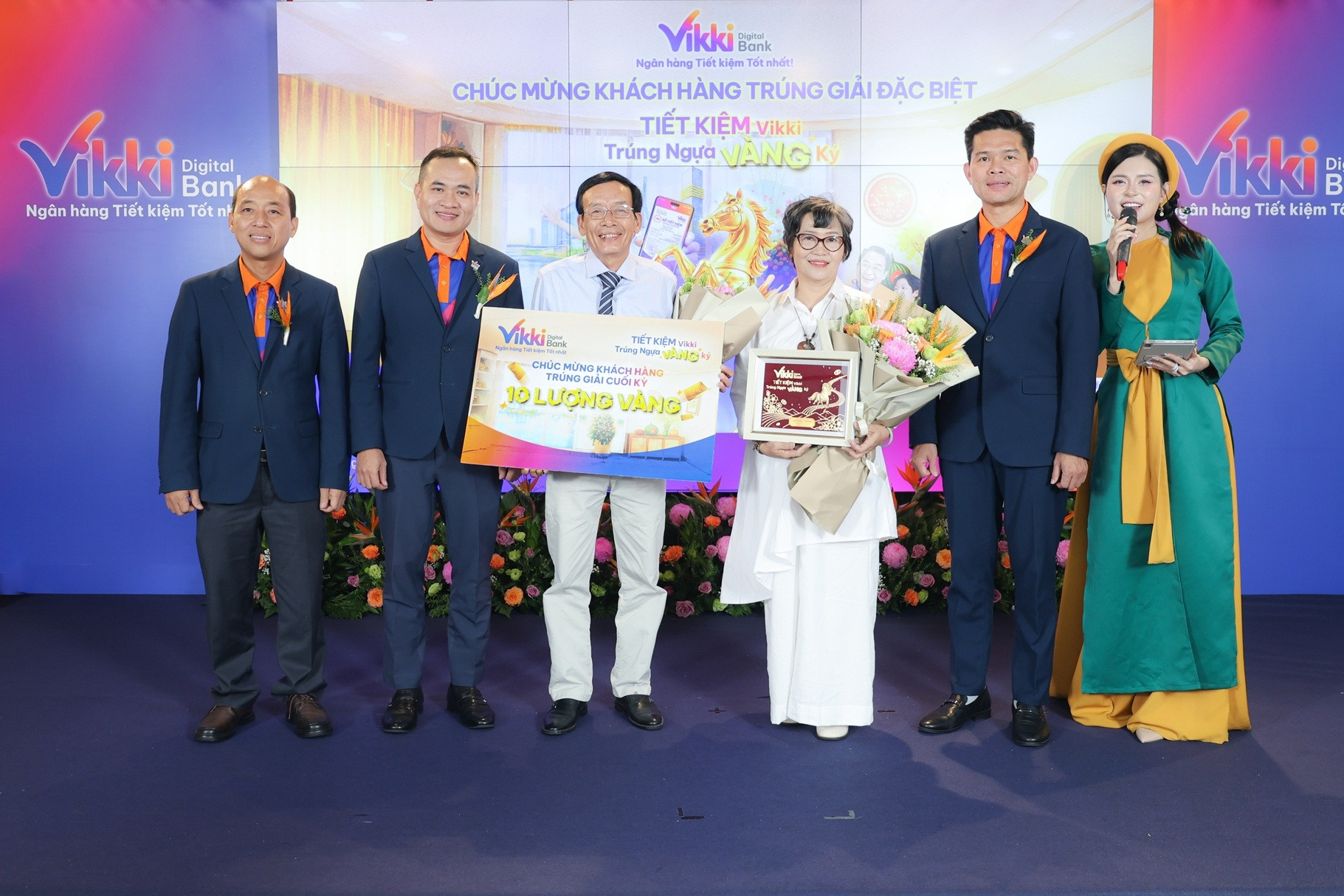 Lộ diện chủ nhân Ngựa Vàng 10 lượng SJC, Vikki khai cuộc mùa Bóng Vàng Ký