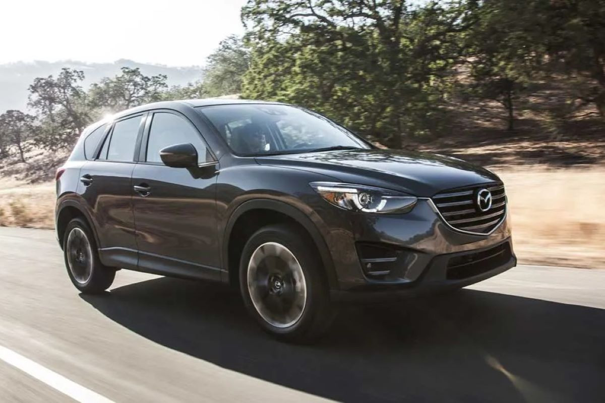 Mazda CX 5 2016 den LED.jpg