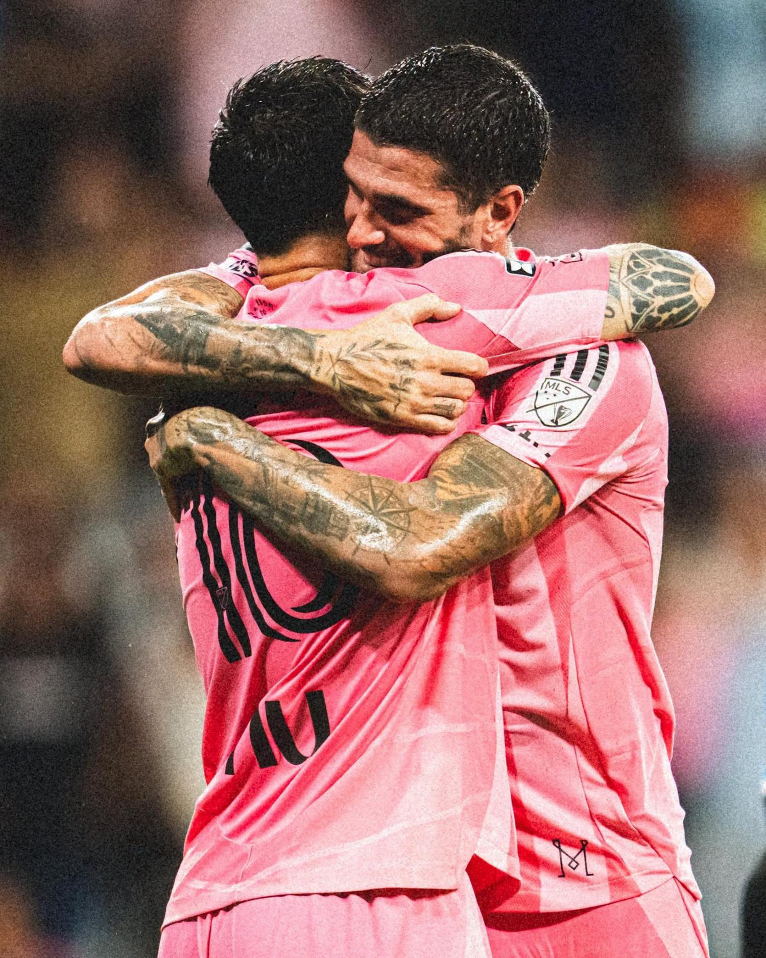 https://static-images.vnncdn.net/vps_images_publish/000001/000003/2026/8/6/messi-inter-miami-1252.jpeg