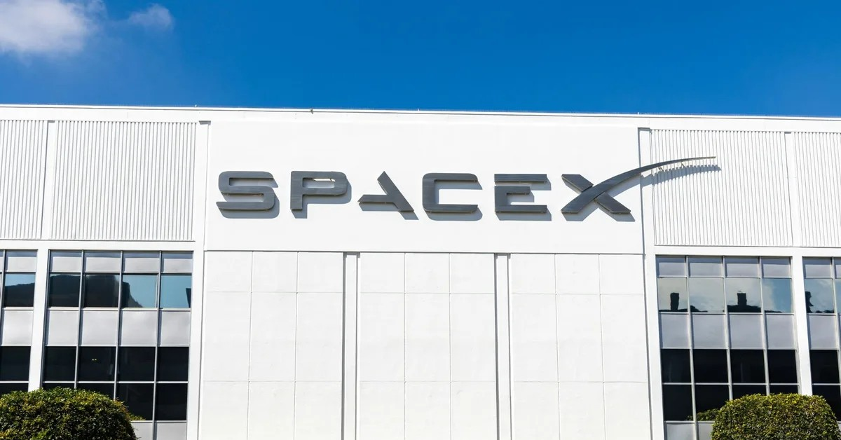 SpaceX nhắm thị trường 600 tỷ USD, tuyên bố sẽ "cướp" khách của 3 ông lớn