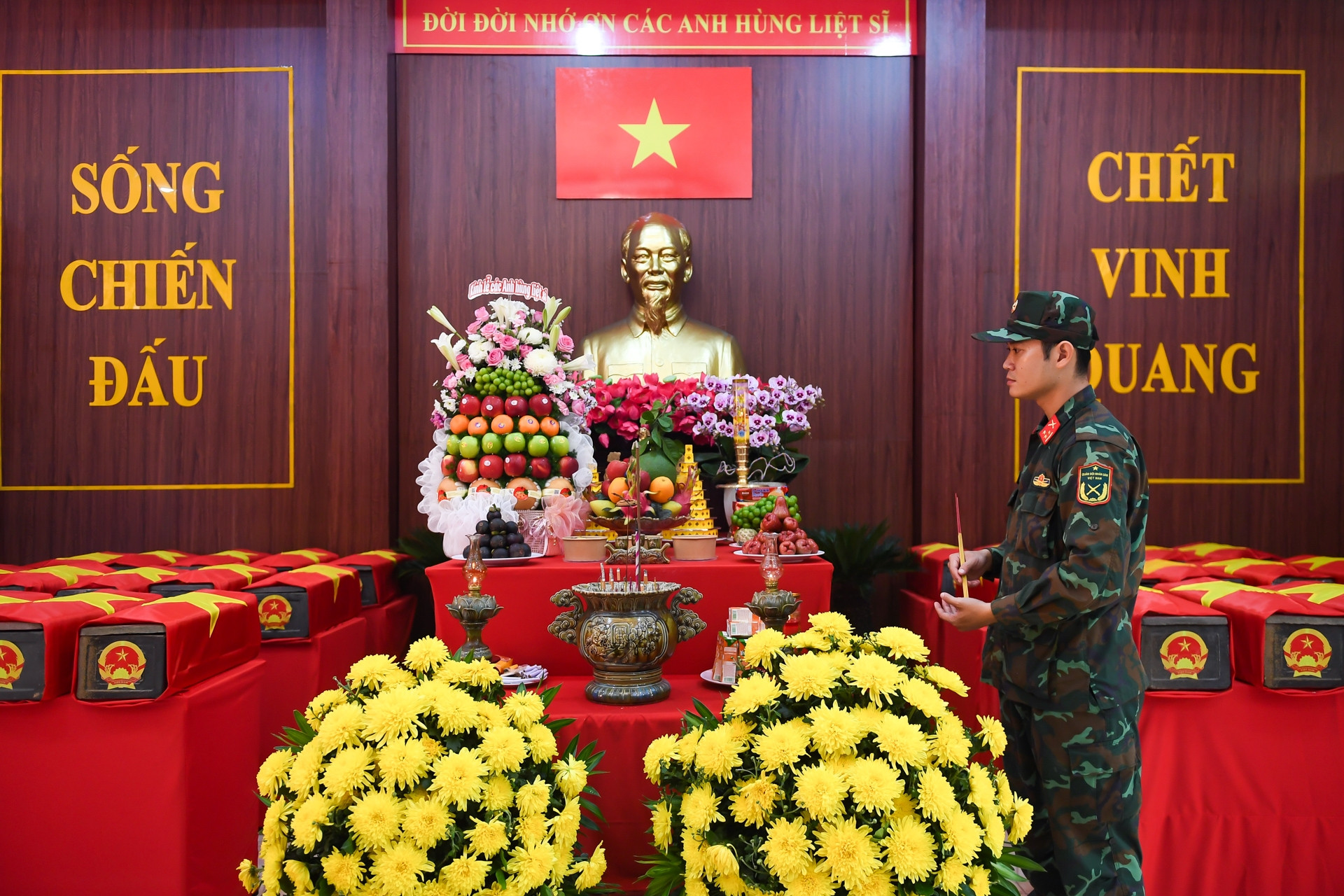 Tìm thấy 210 hài cốt liệt sĩ sau một tháng quy tập tại công viên Lê Thị Riêng