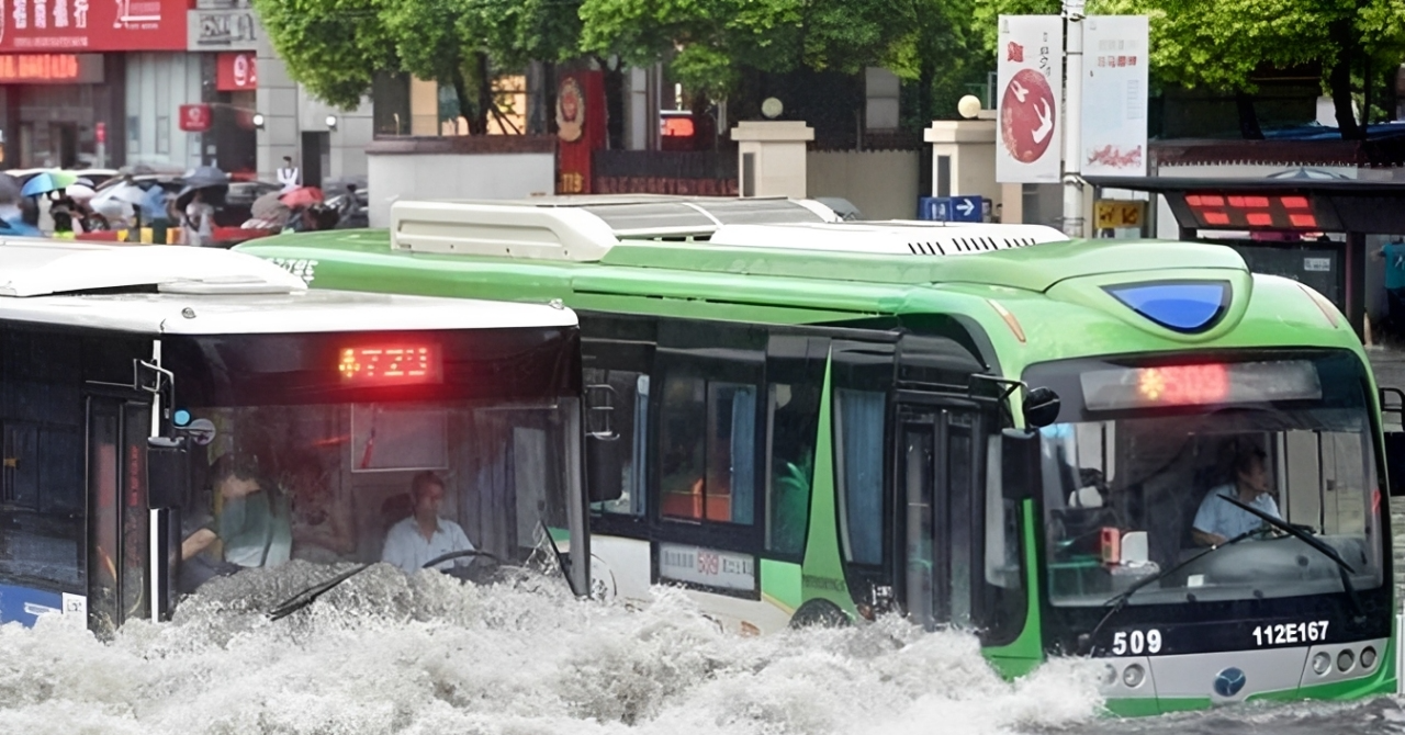 Xe buýt chạy như đang đua F1: Phía sau cơ chế khoán gây hoảng sợ