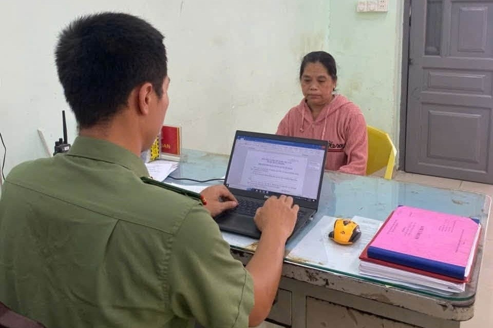 Bảo mẫu trường mầm non ở TPHCM thừa nhận dùng dây thun và tay tác động 2 cháu bé