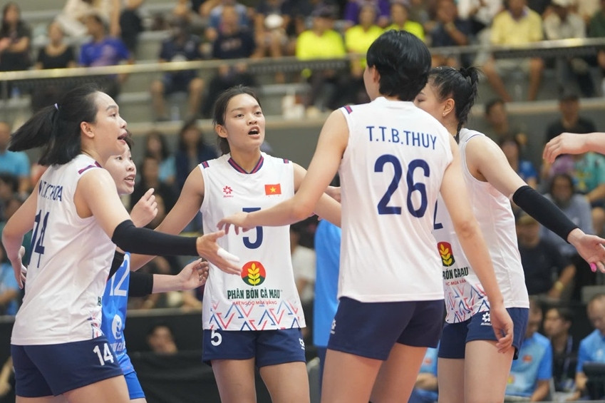 Bóng chuyền nữ Việt Nam thua ngược Indonesia trận ra quân chặng 2 SEA V.Cup