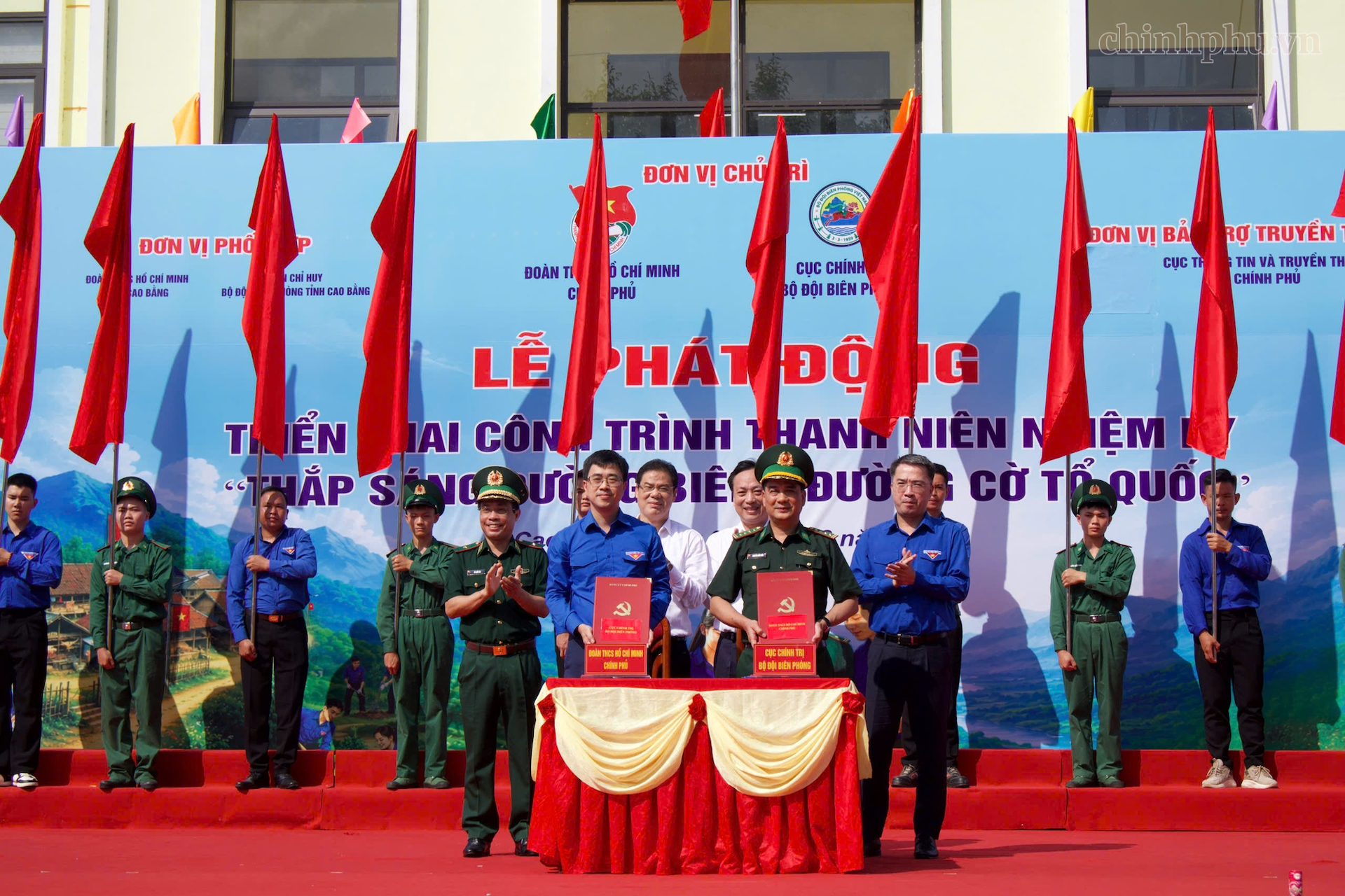 các đại biểu.png